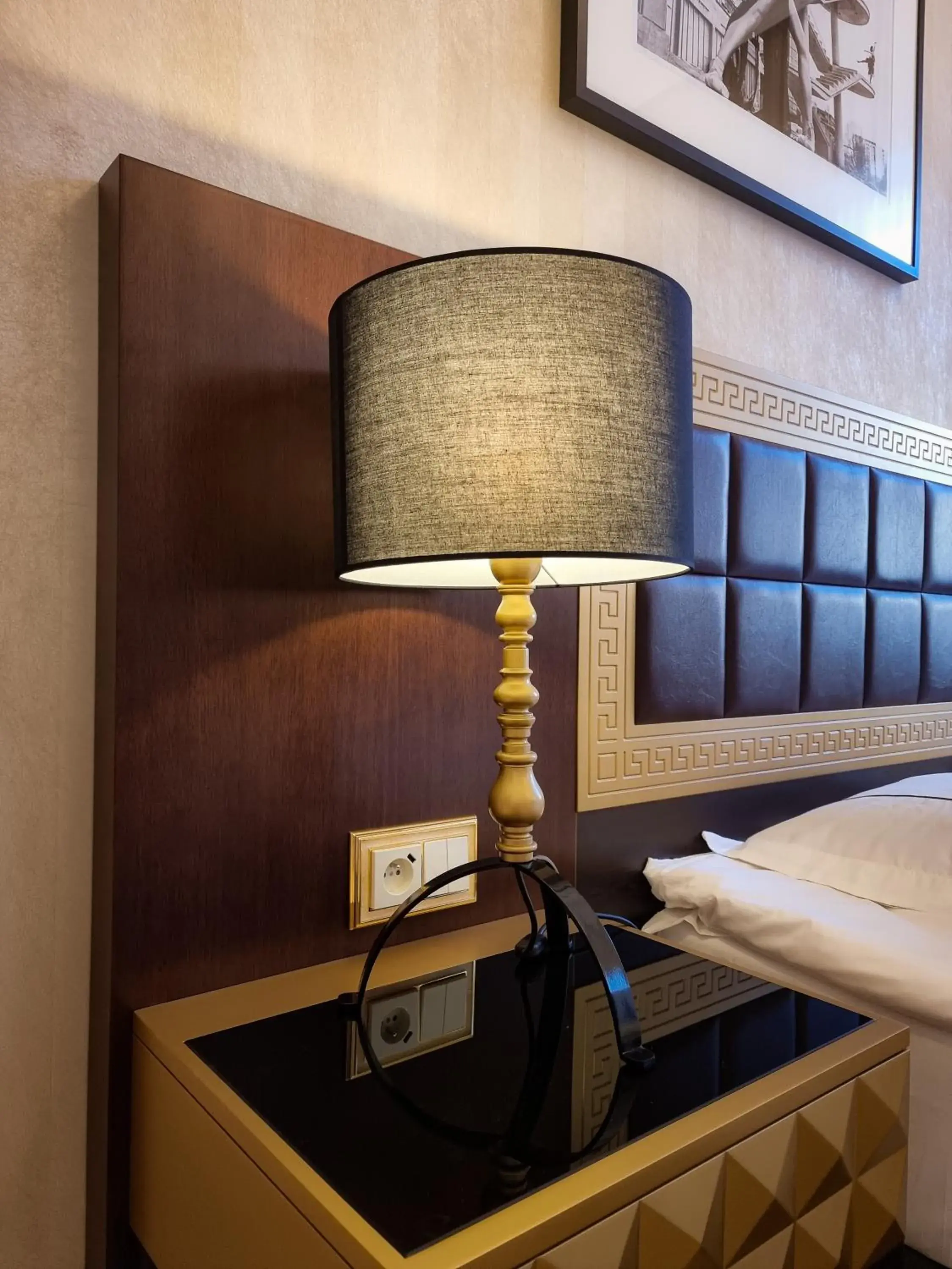 Deluxe Double Room with Bath in Tiffi Old Town Hotel Deluxe Double Room with Bath in Tiffi Old Town Hotel