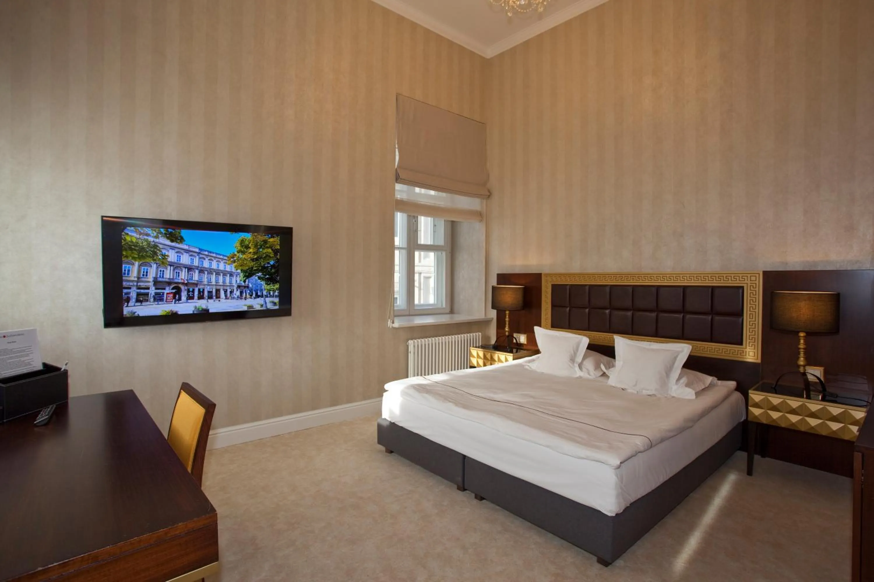 Deluxe Double Room with Bath in Tiffi Old Town Hotel