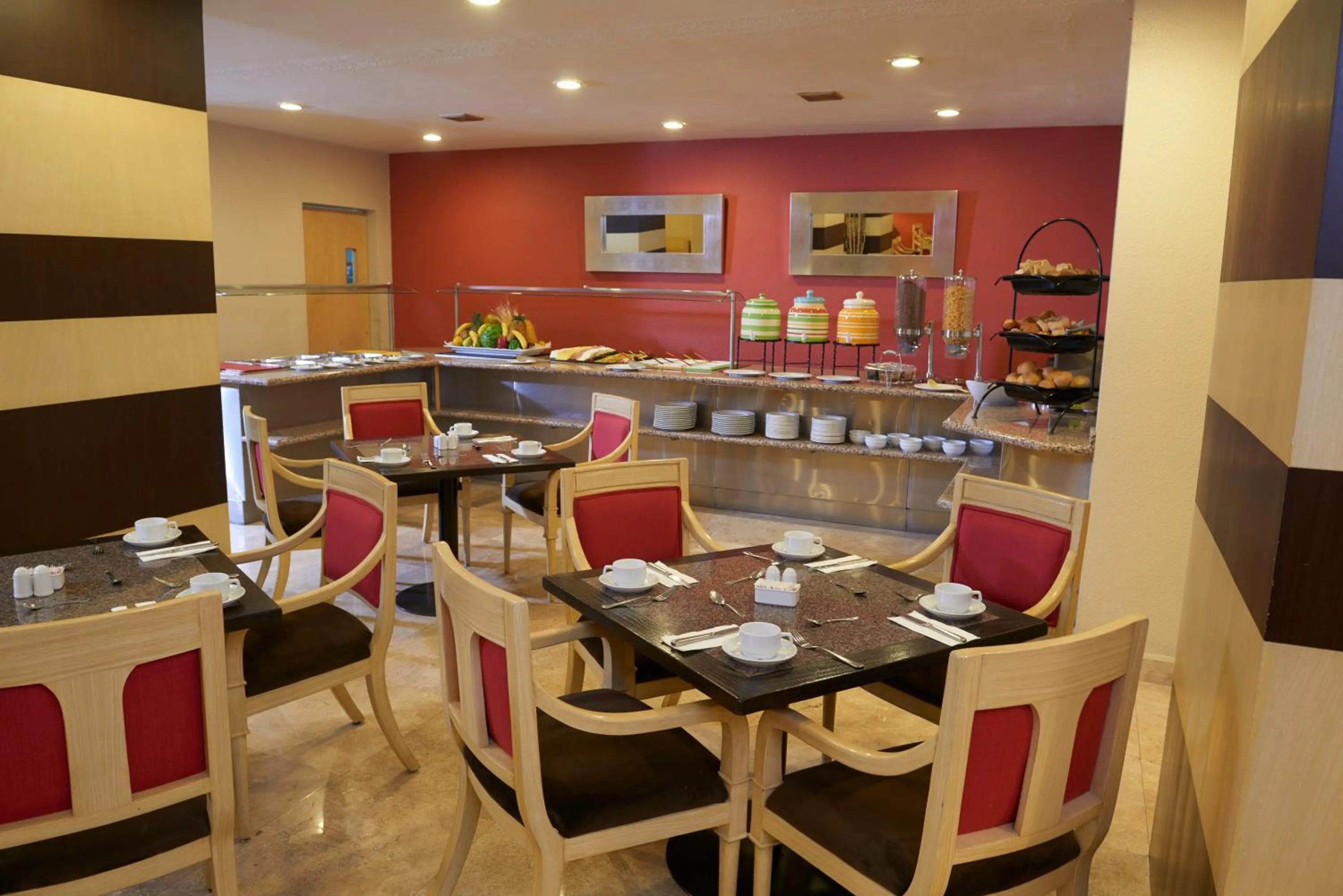 Restaurant/places to eat in Hotel Royal Reforma