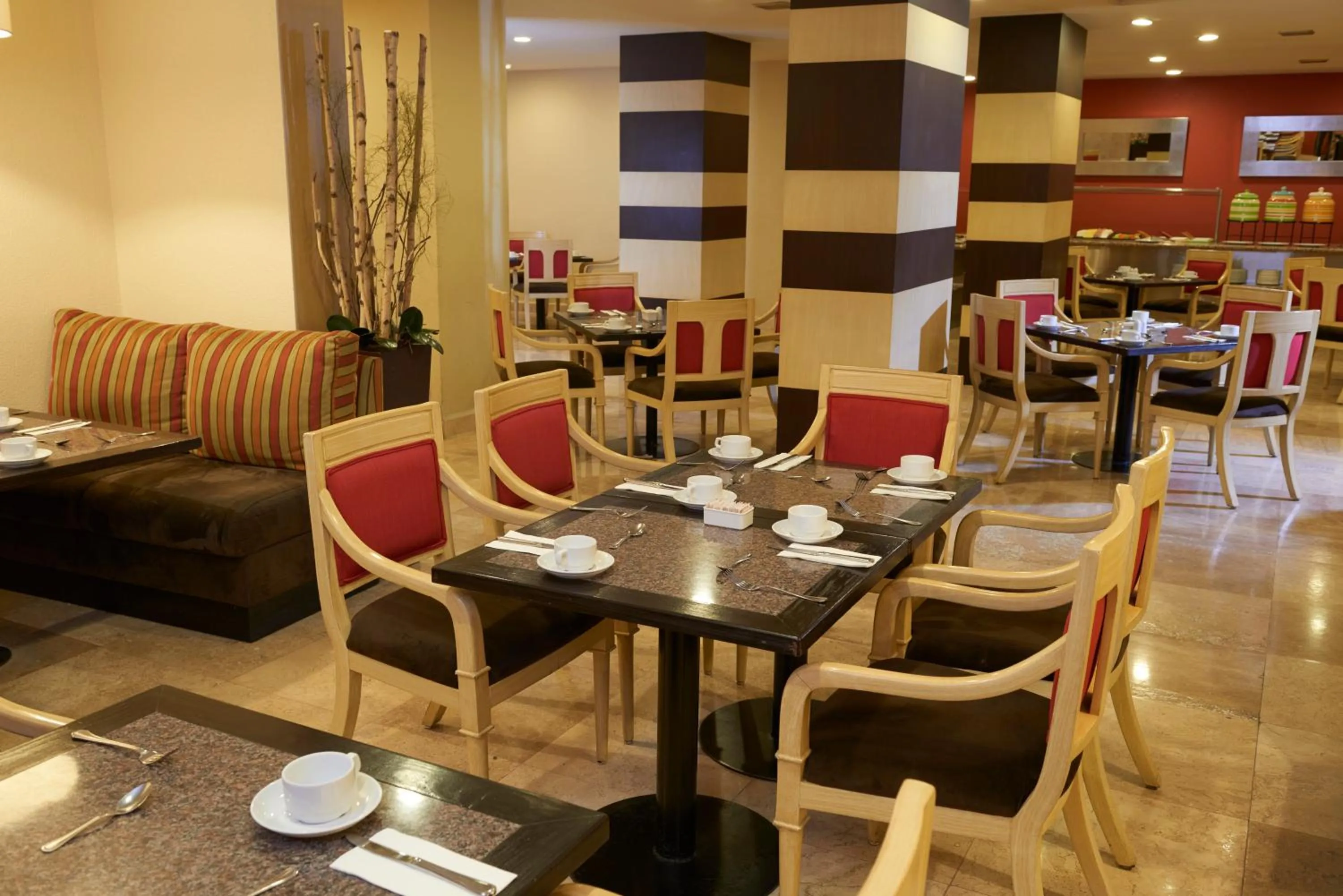 Restaurant/places to eat in Hotel Royal Reforma