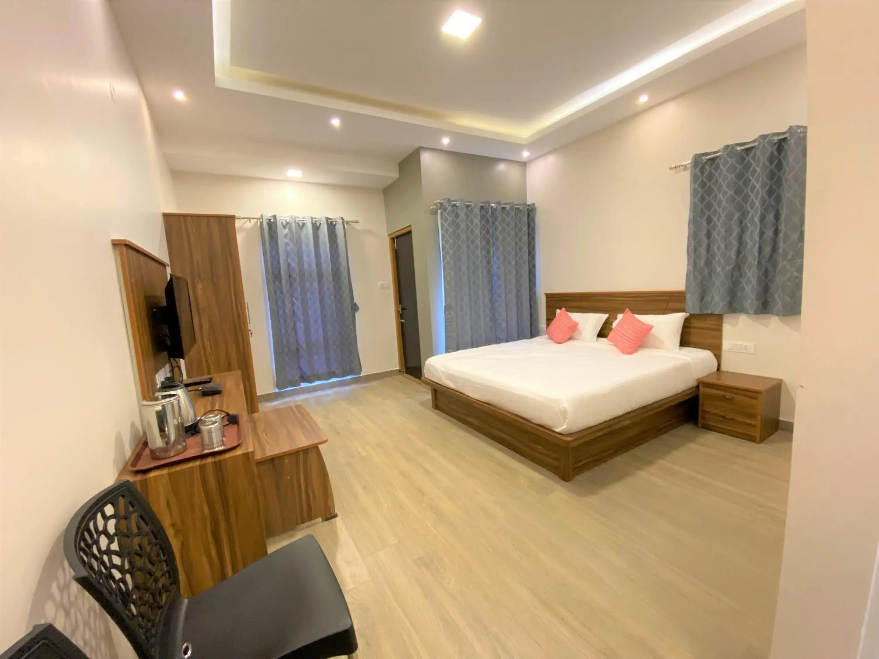 Photo of the whole room in Avalon Stays Photo of the whole room in Avalon Stays