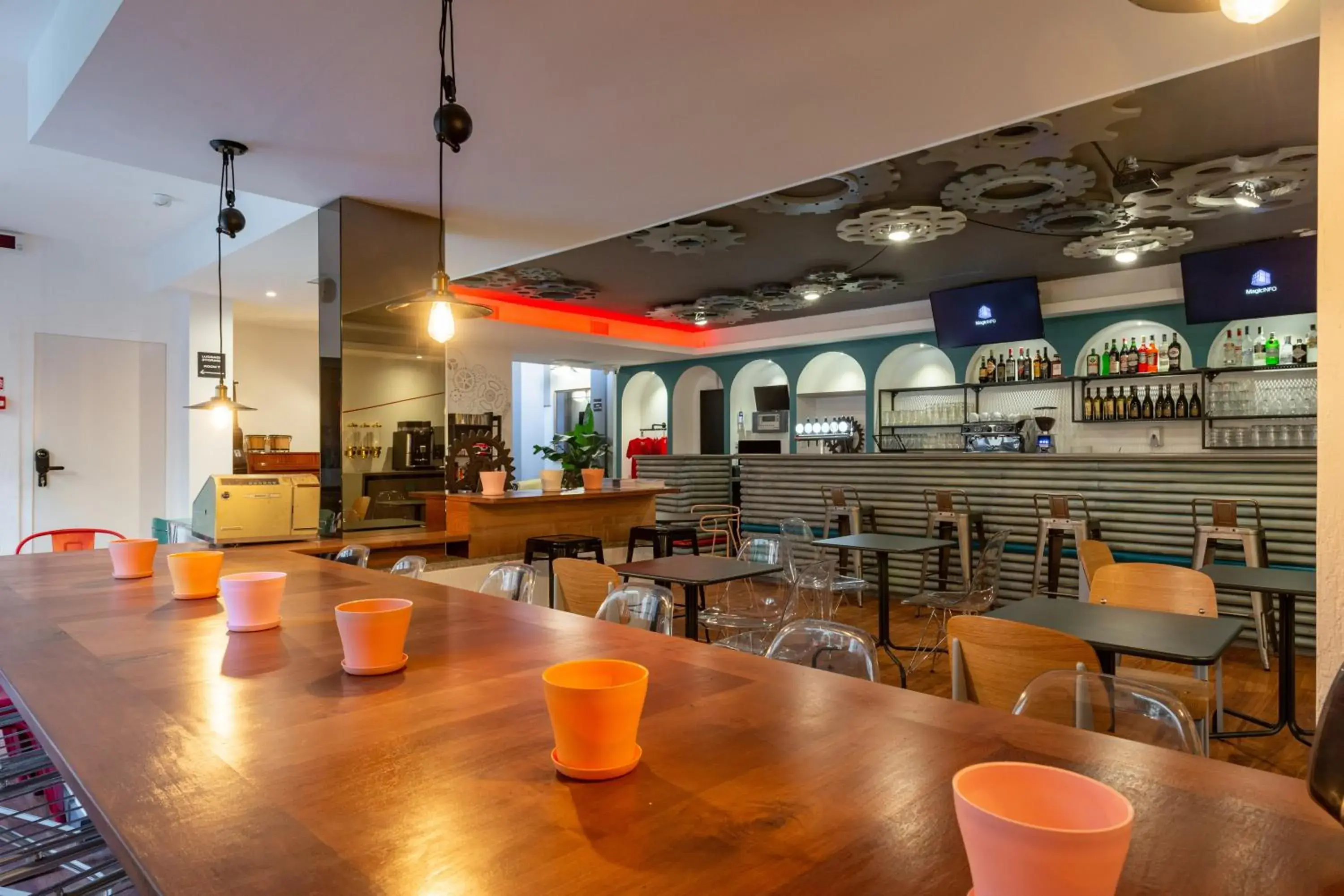 Lounge or bar in Ostello Bello Roma Colosseo Lounge or bar in Ostello Bello Roma Colosseo