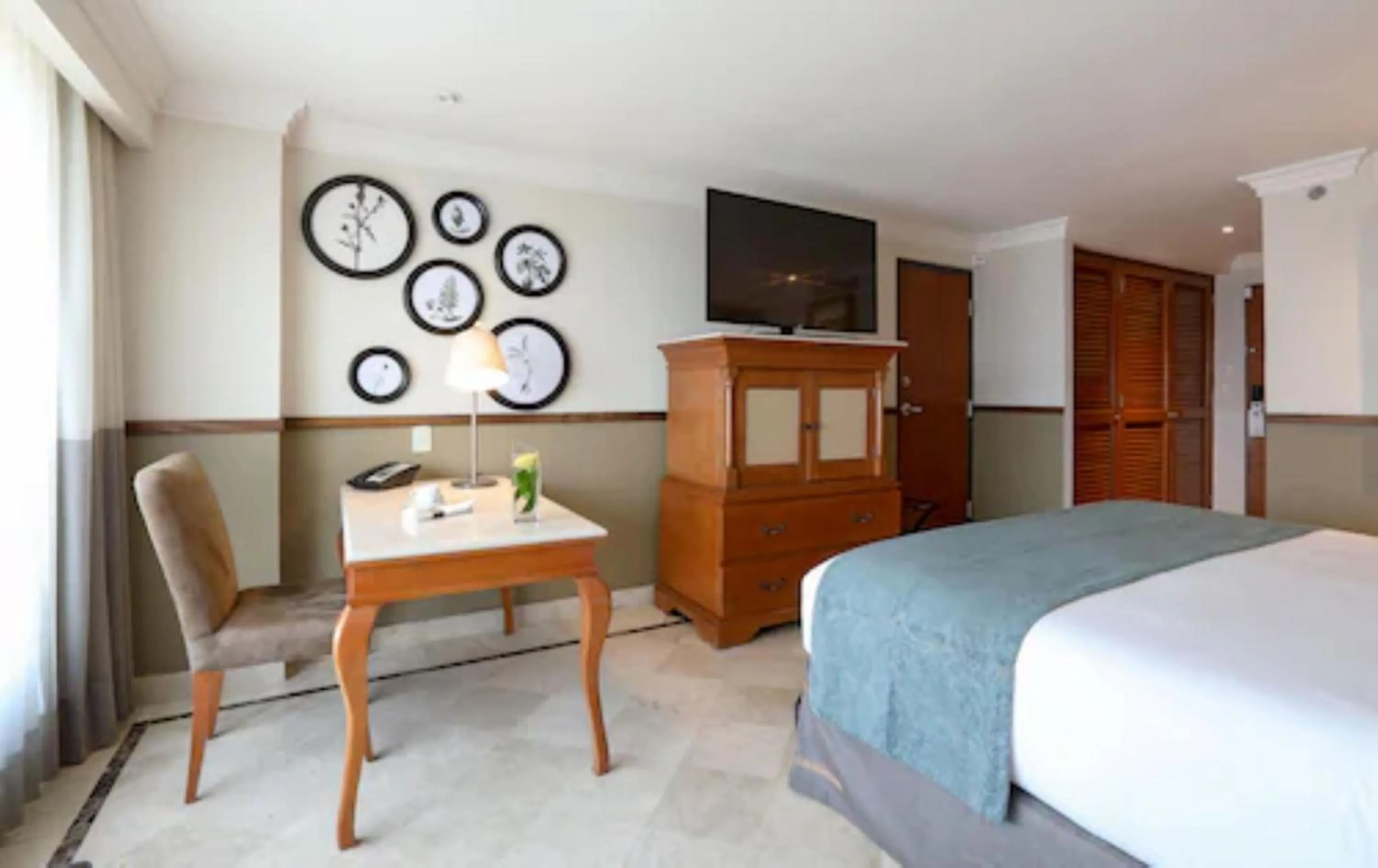 Bedroom, Bed in Villahermosa Marriott Hotel