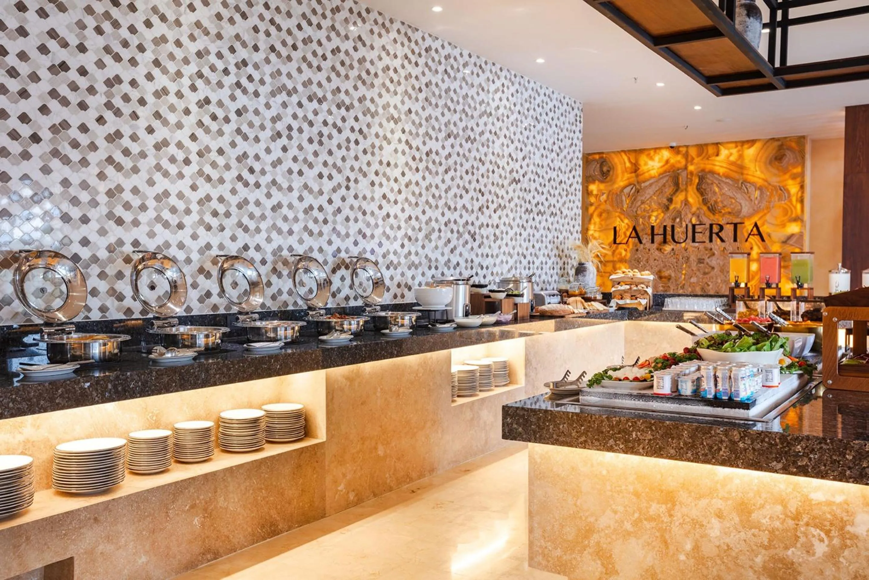 Buffet breakfast in Camino Real Acapulco Diamante