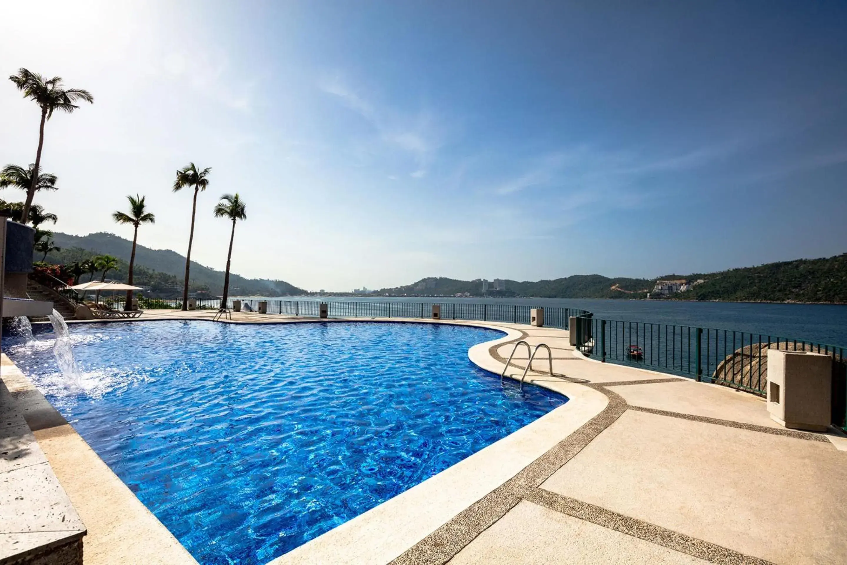Swimming pool in Camino Real Acapulco Diamante Swimming pool in Camino Real Acapulco Diamante