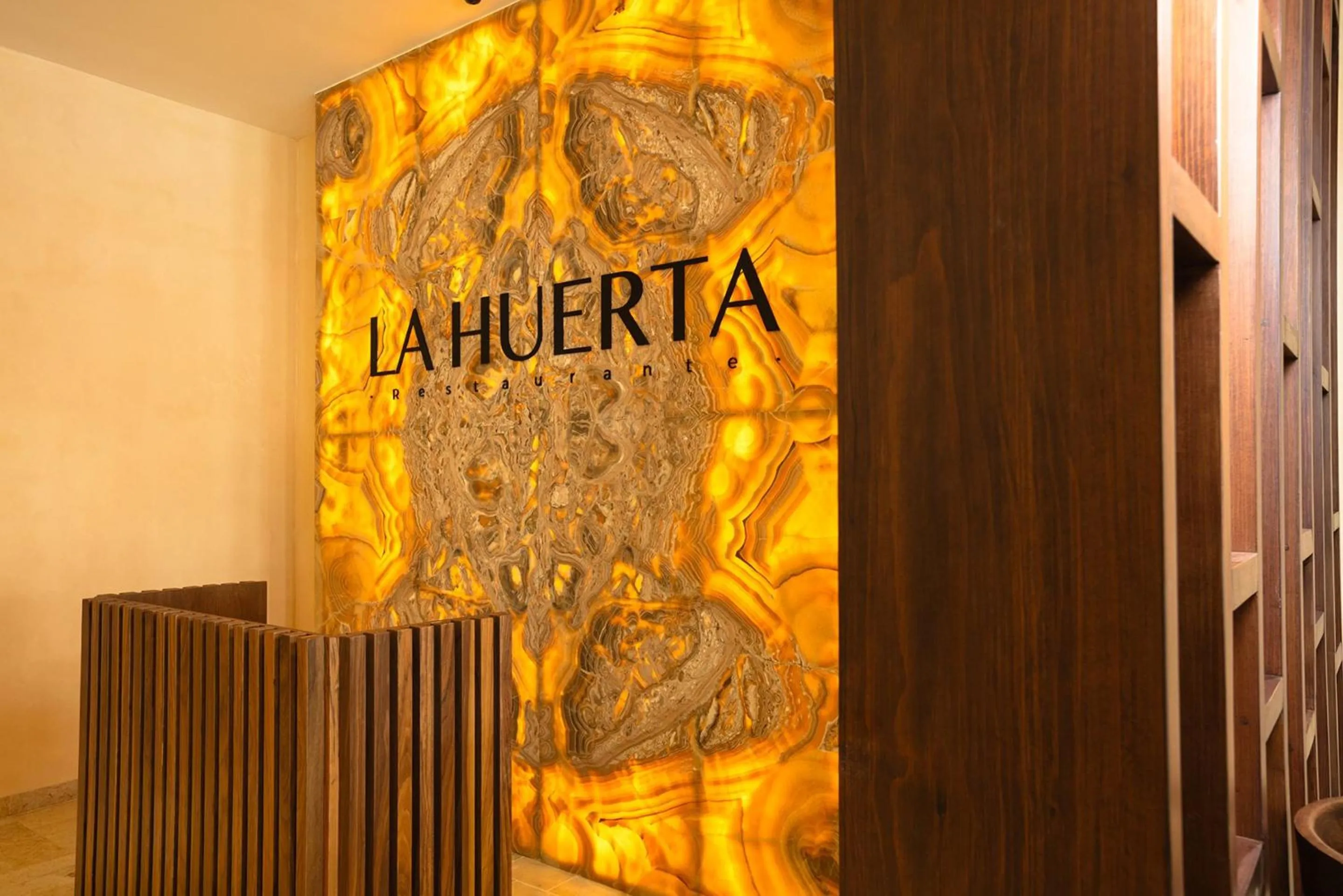 Restaurant/places to eat in Camino Real Acapulco Diamante