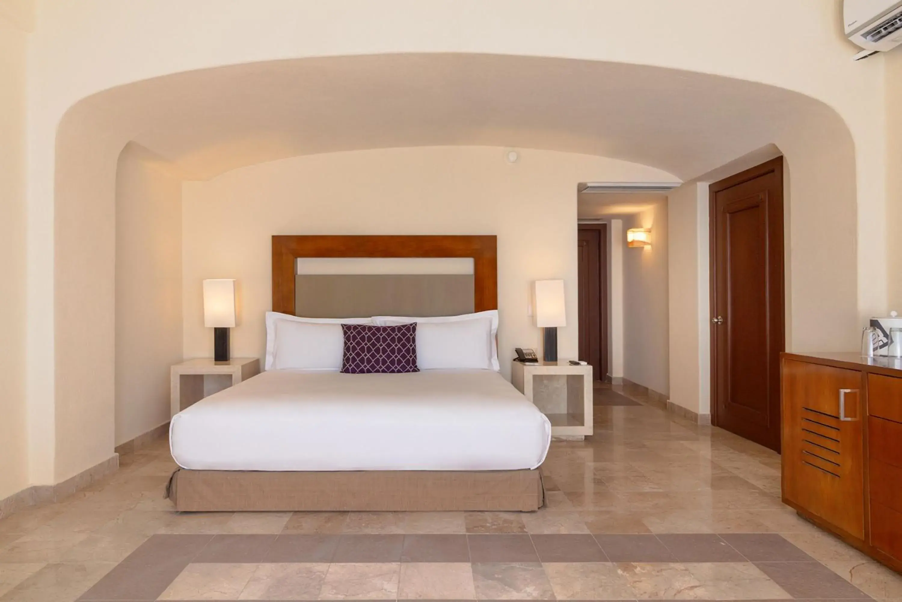 Deluxe King Partial Sea View in Camino Real Acapulco Diamante Deluxe King Partial Sea View in Camino Real Acapulco Diamante