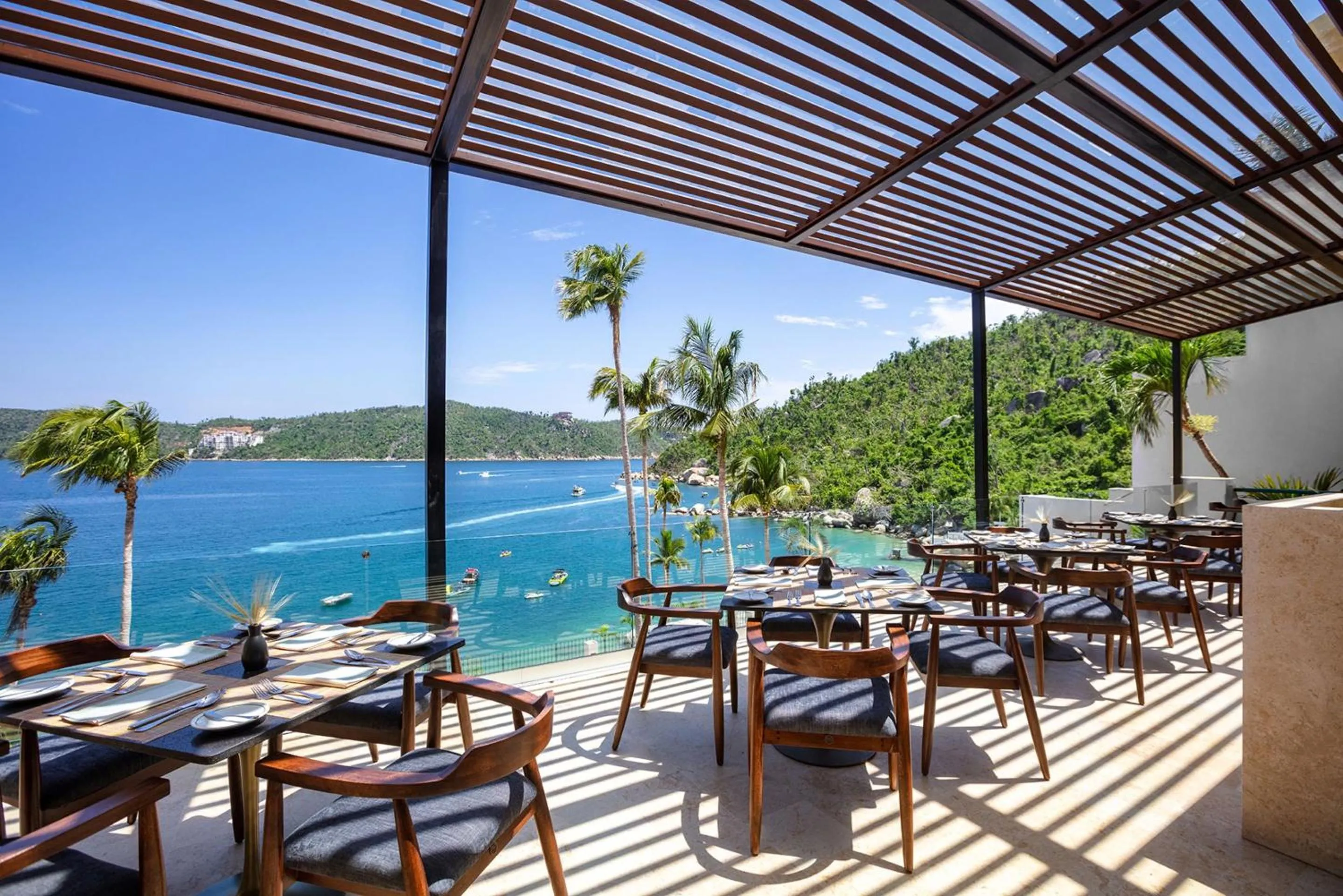 Restaurant/places to eat in Camino Real Acapulco Diamante