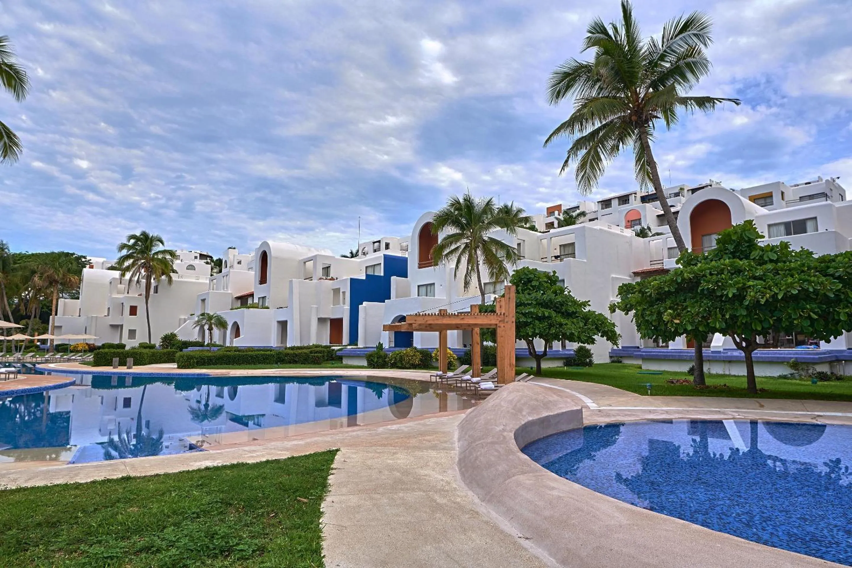 Swimming pool in Camino Real Zaashila Huatulco