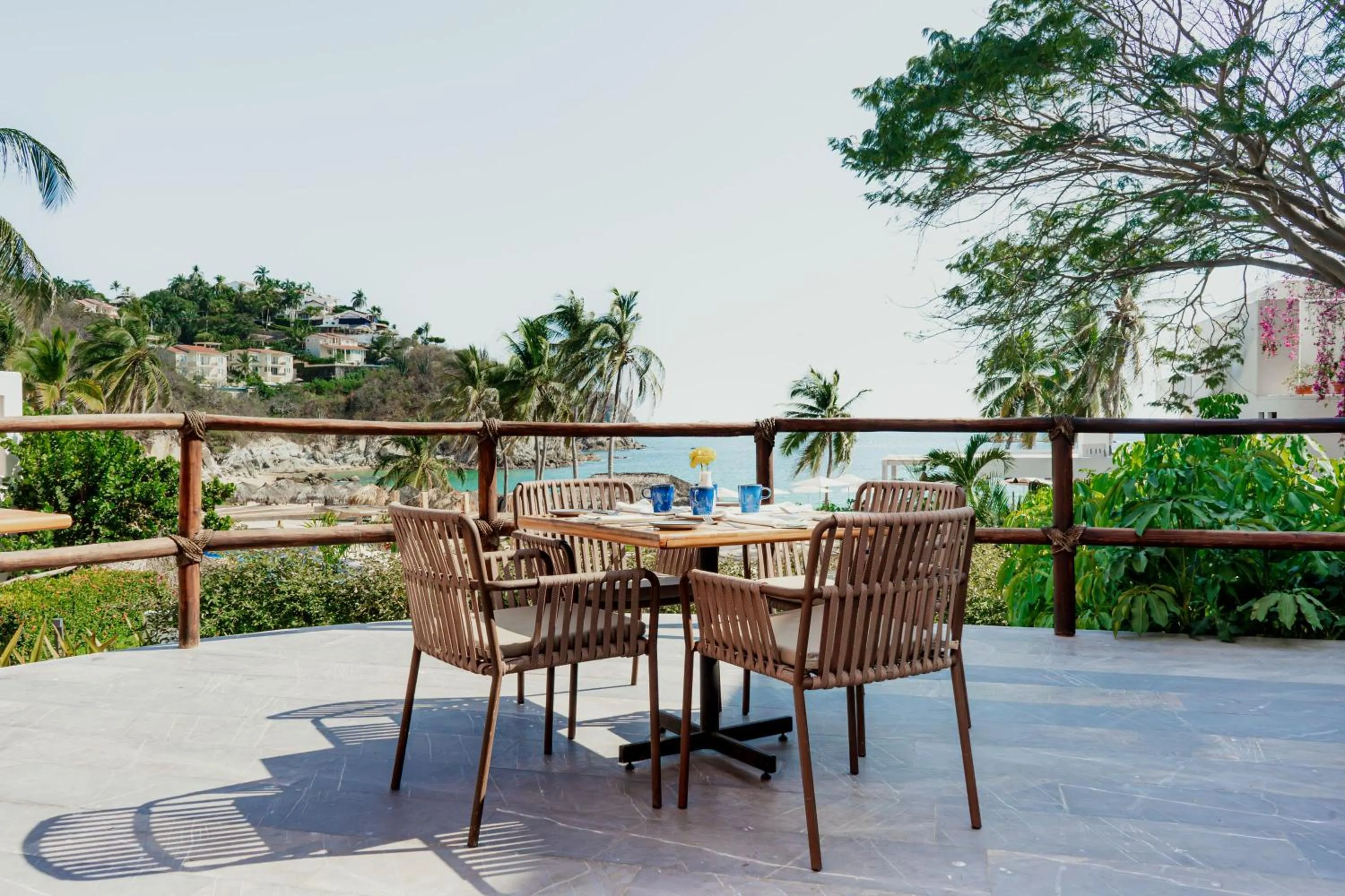 Restaurant/places to eat in Camino Real Zaashila Huatulco