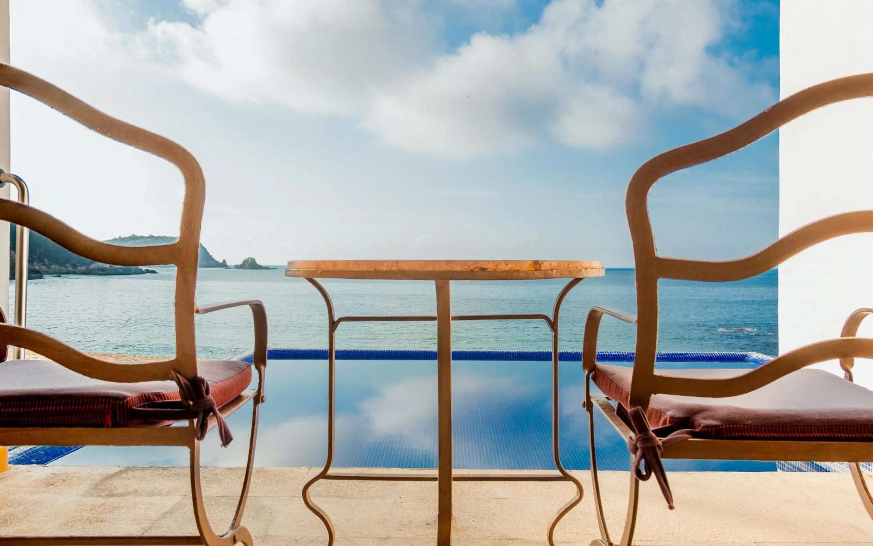 Swimming pool in Camino Real Zaashila Huatulco