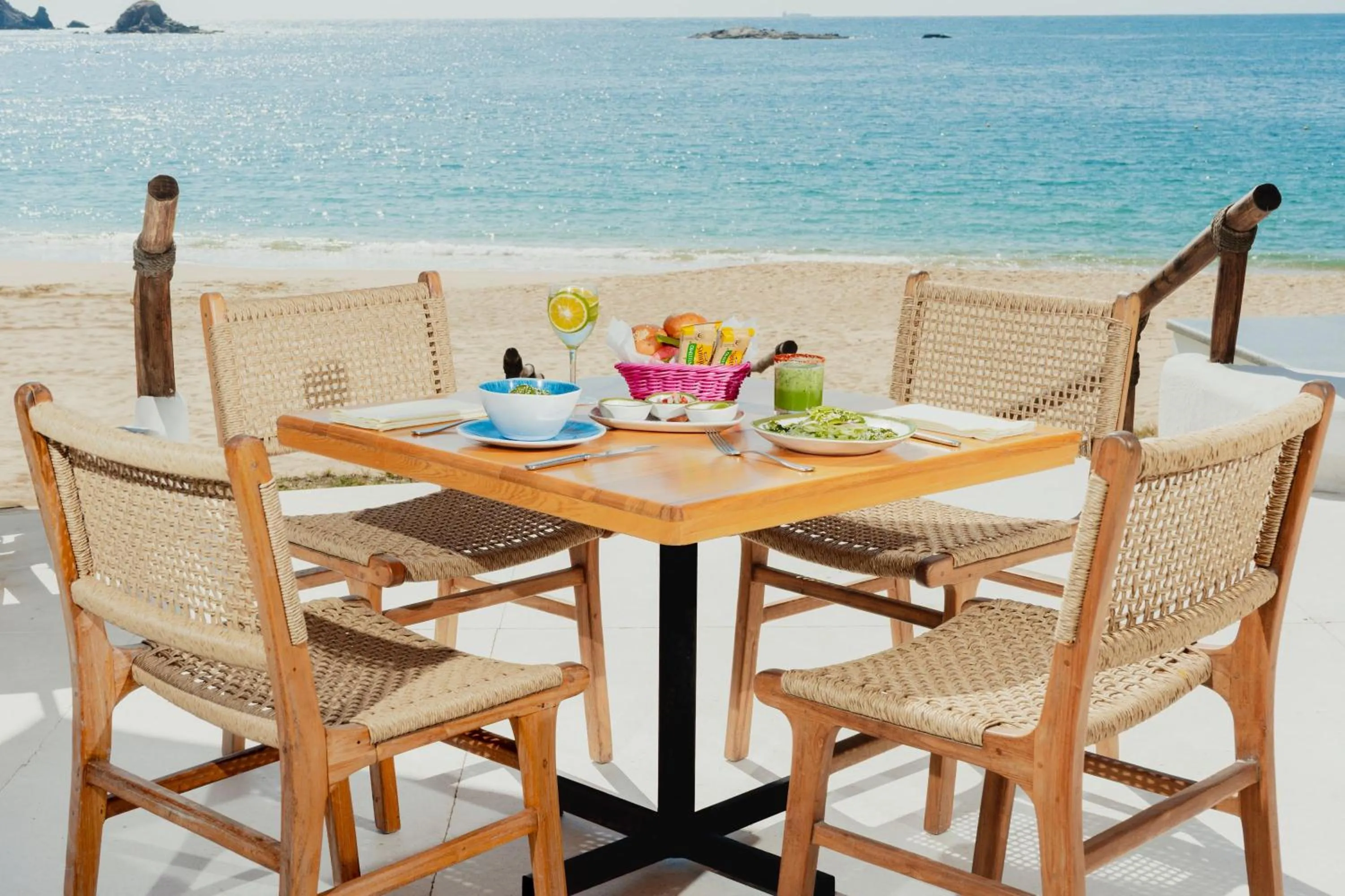 Restaurant/places to eat in Camino Real Zaashila Huatulco