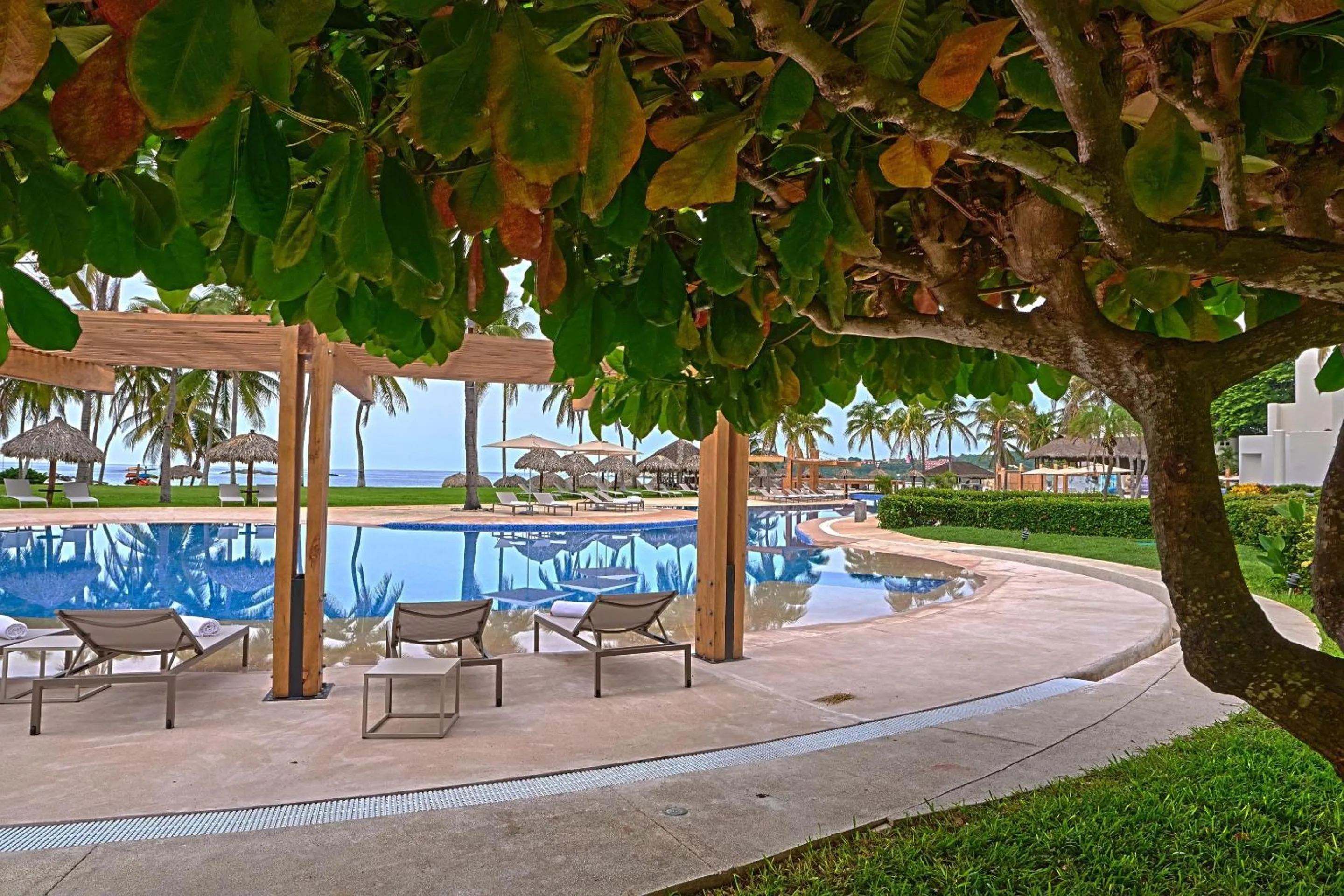 Swimming pool in Camino Real Zaashila Huatulco