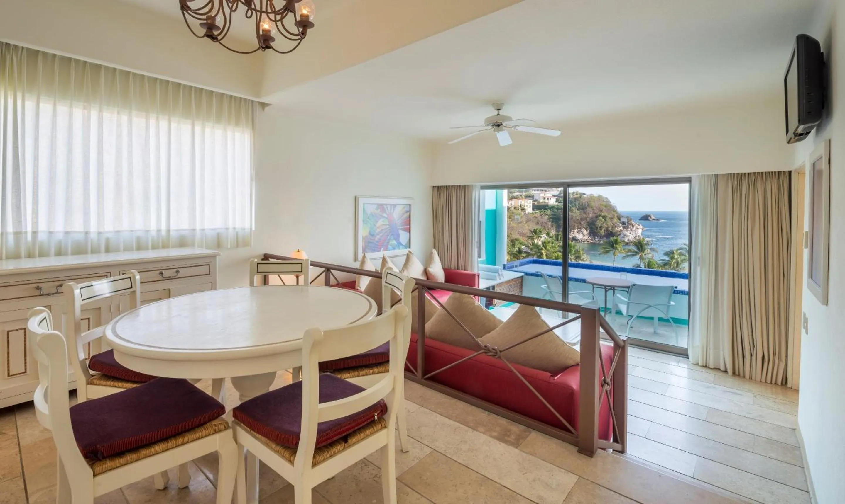 Photo of the whole room in Camino Real Zaashila Huatulco