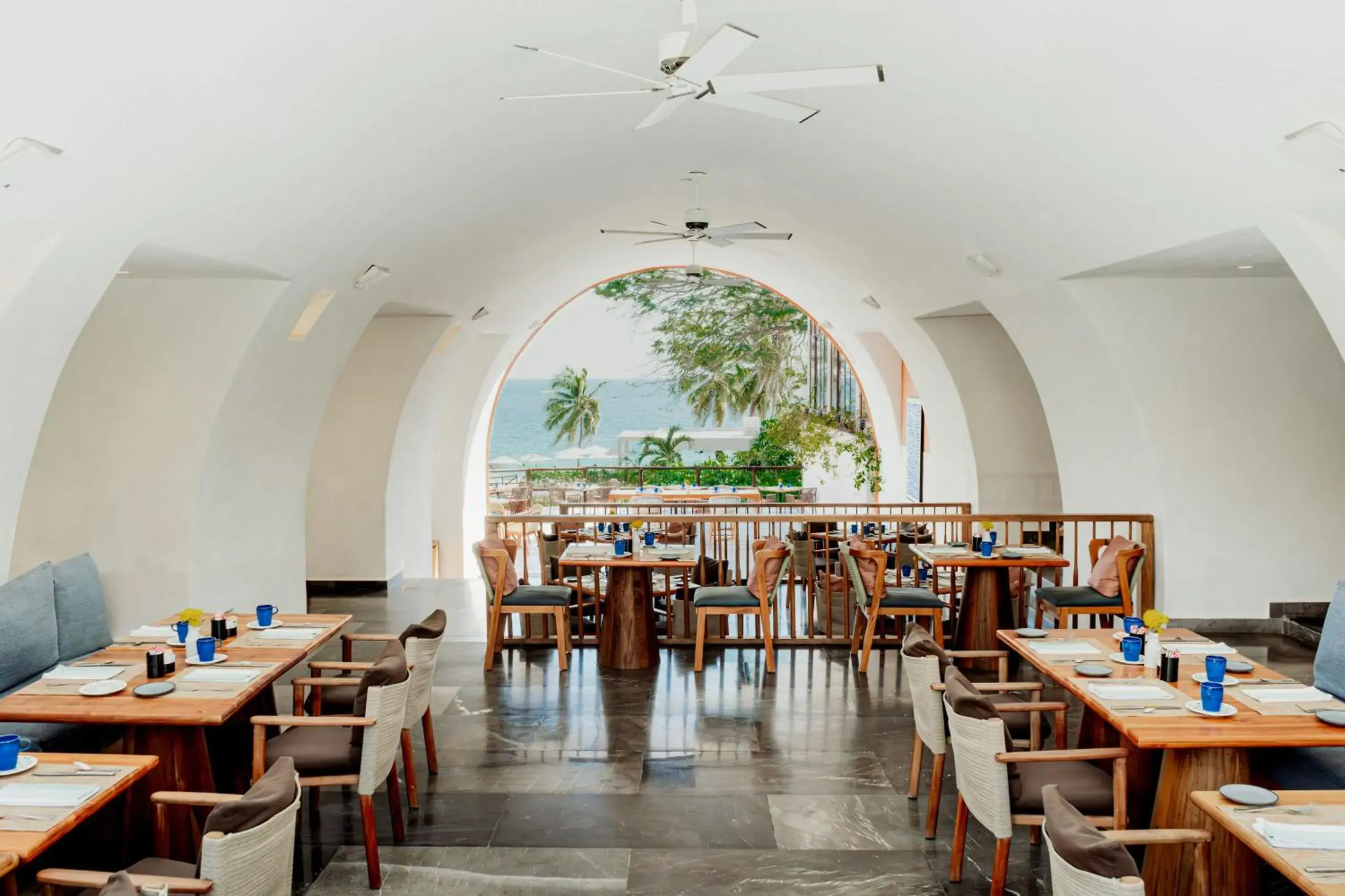 Restaurant/places to eat in Camino Real Zaashila Huatulco Restaurant/places to eat in Camino Real Zaashila Huatulco