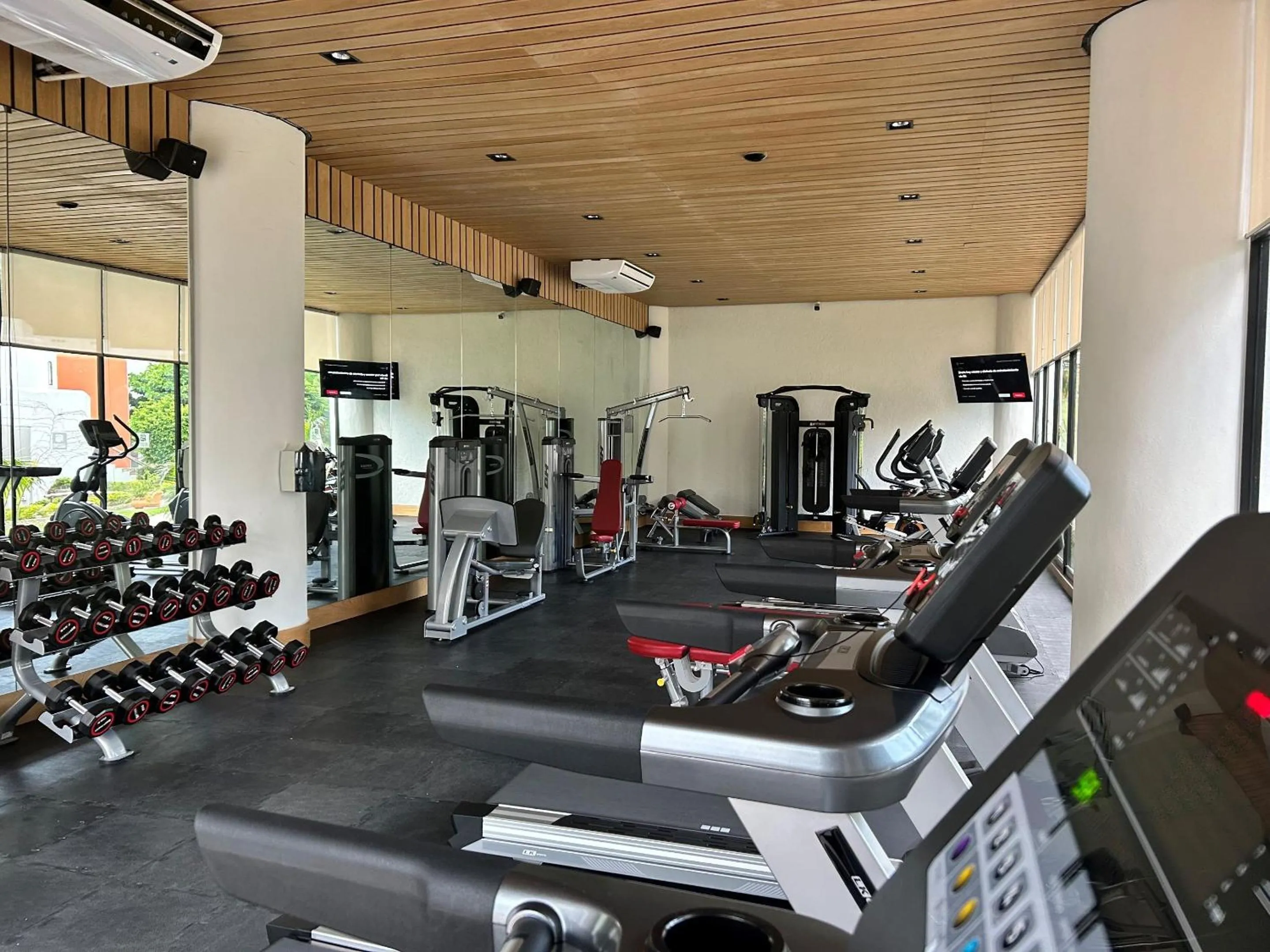 Fitness centre/facilities in Camino Real Zaashila Huatulco