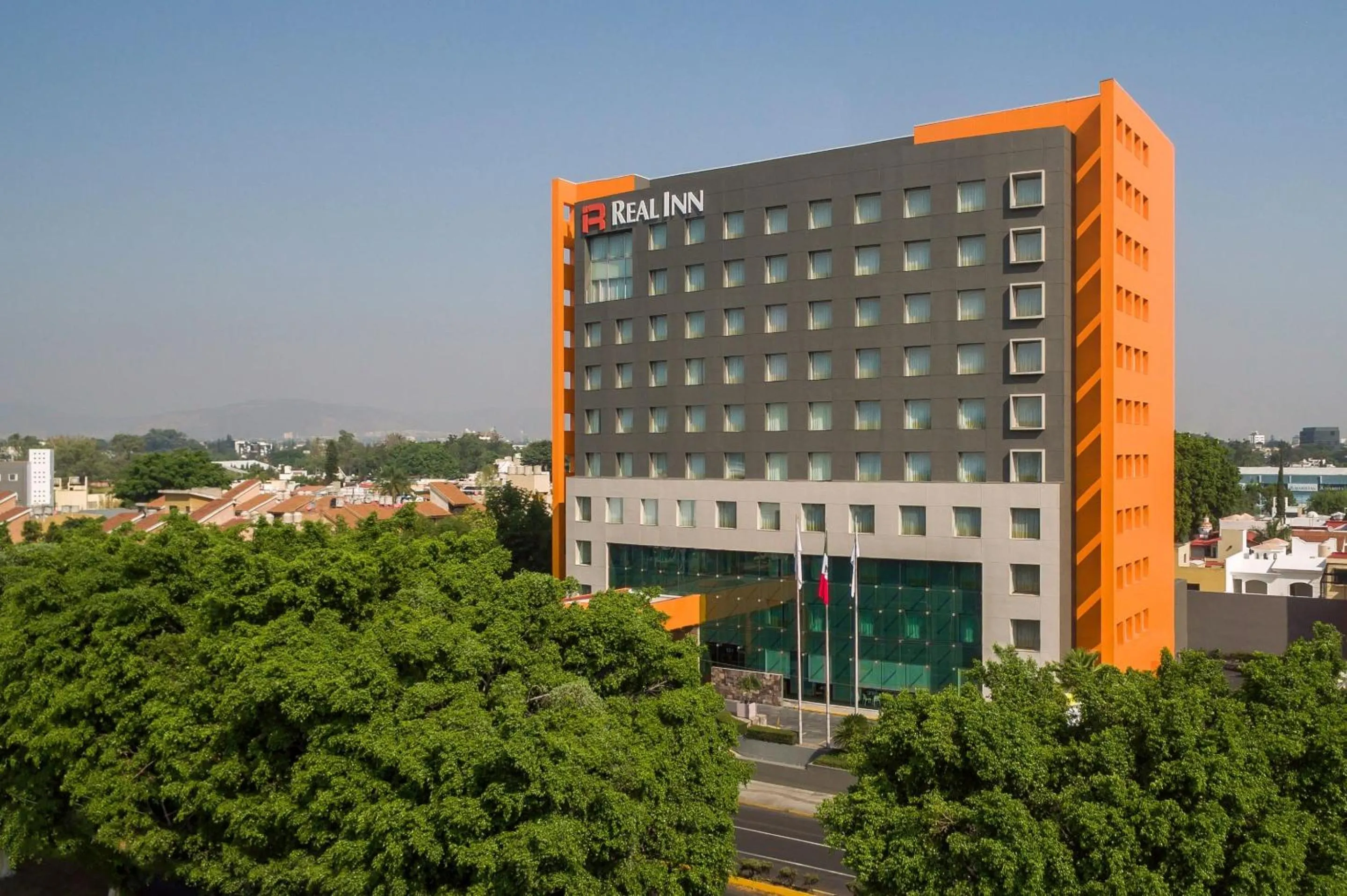Property building in Real Inn Guadalajara Expo