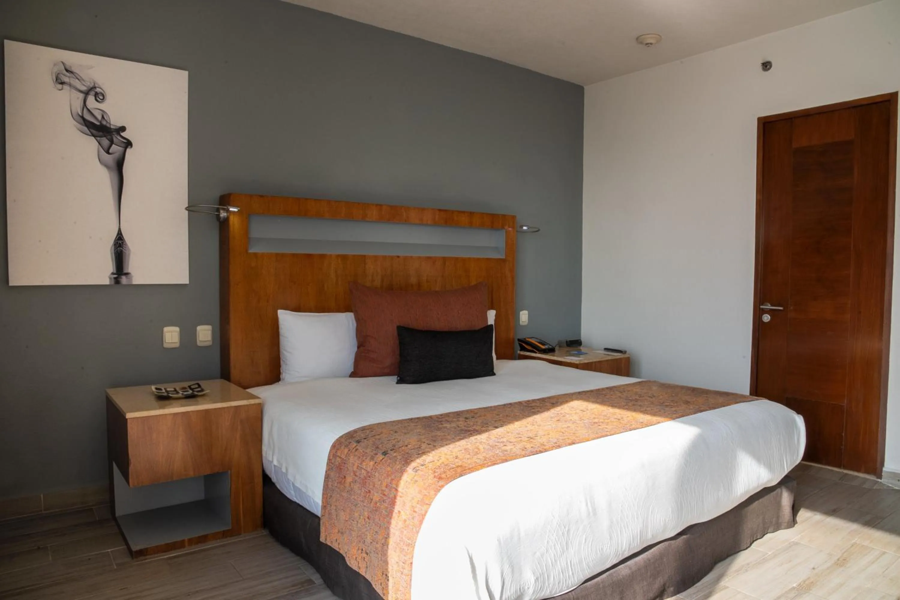 Photo of the whole room in Real Inn Guadalajara Expo