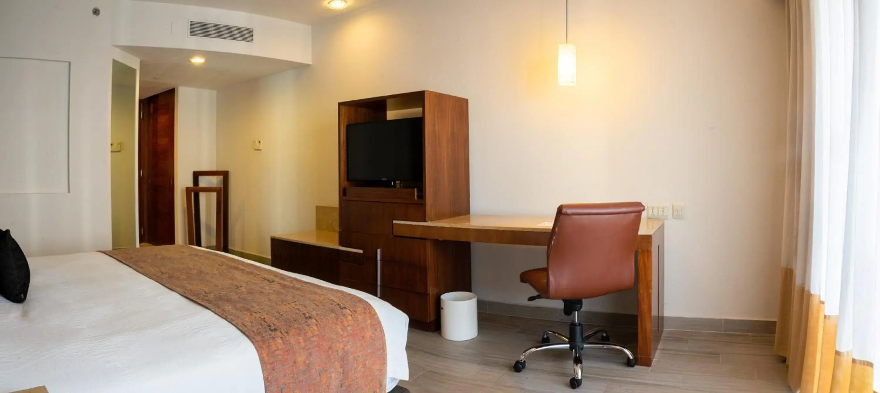 Bedroom, Bed in Real Inn Guadalajara Expo Bedroom, Bed in Real Inn Guadalajara Expo