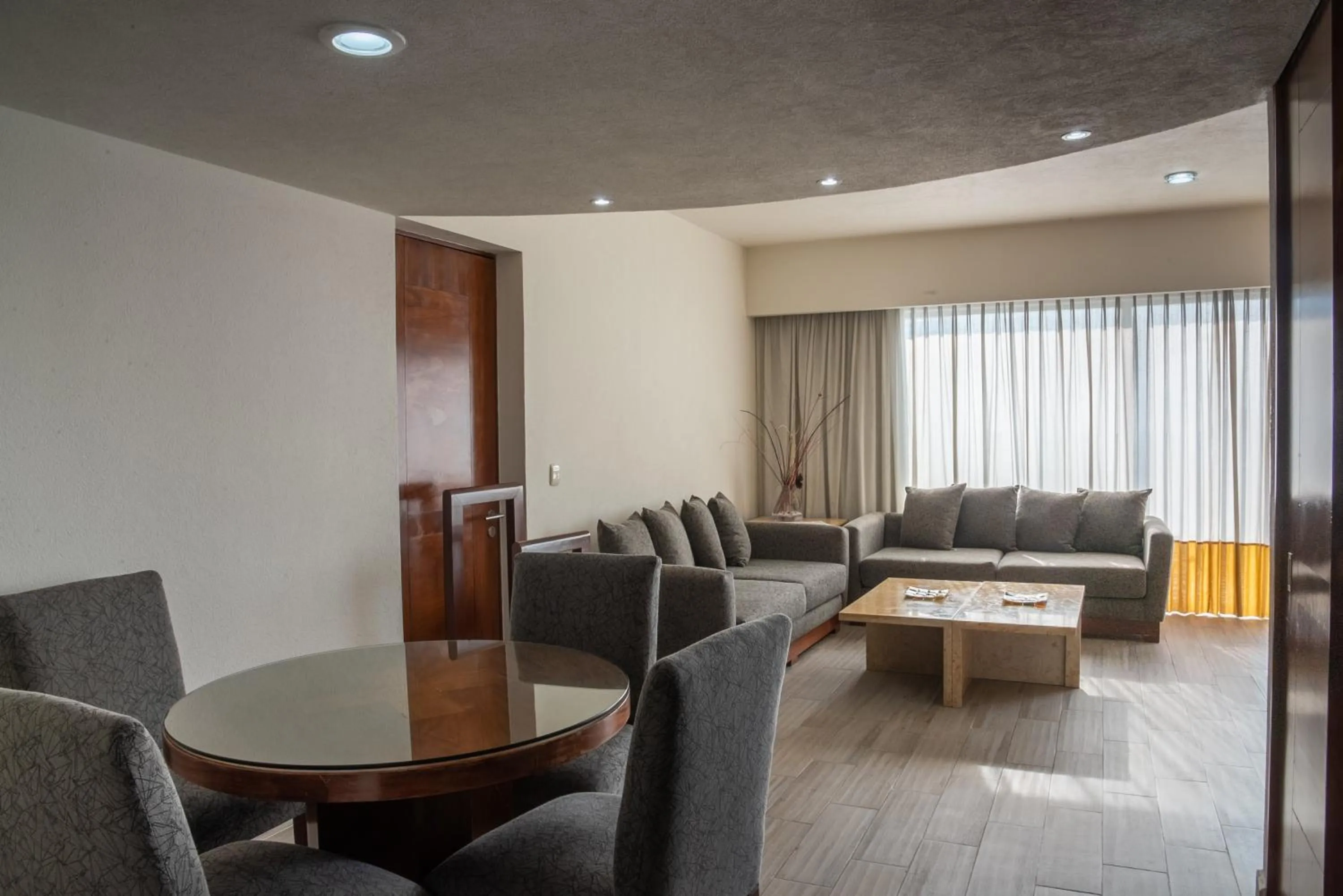 Photo of the whole room in Real Inn Guadalajara Expo