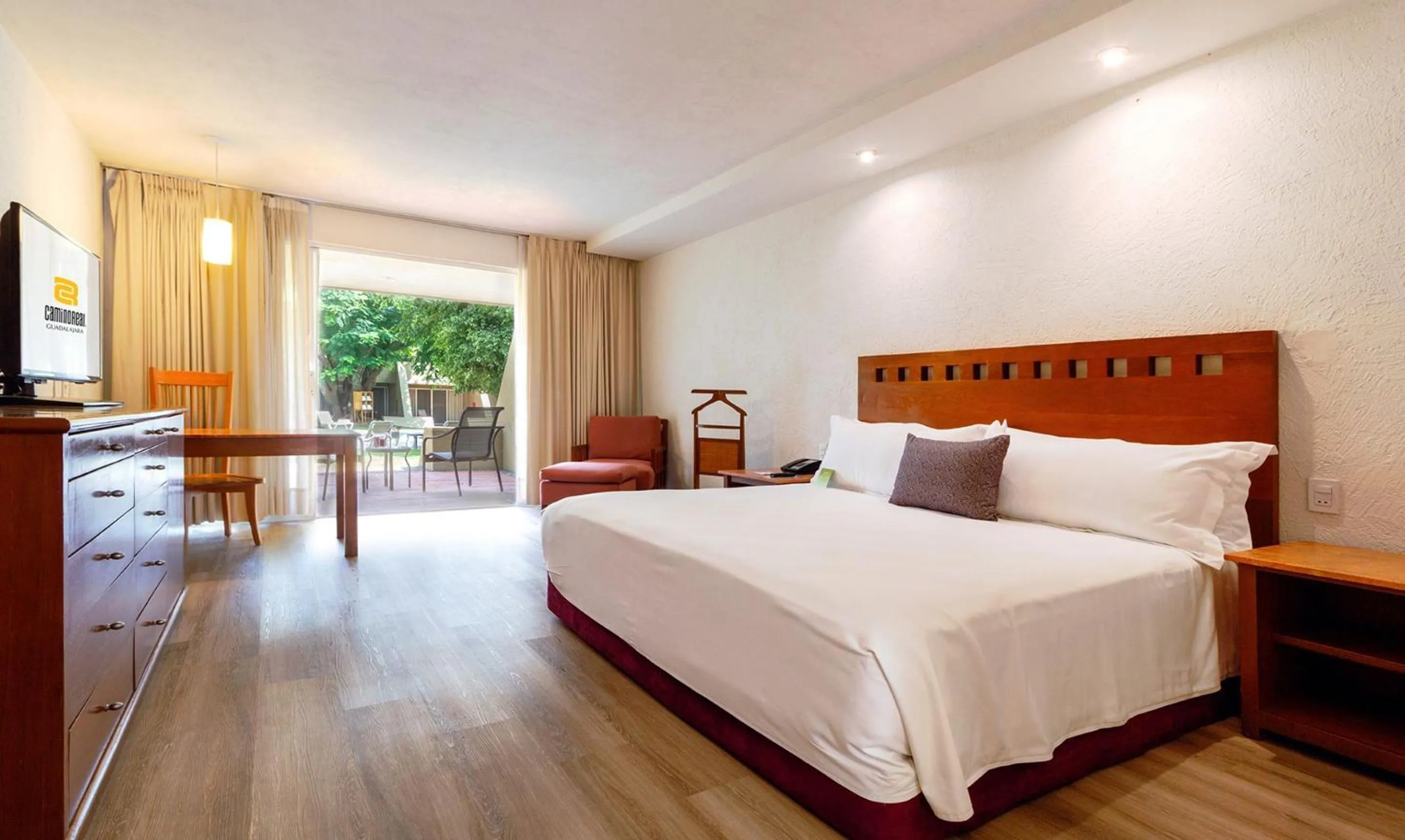 Photo of the whole room, Bed in Camino Real Guadalajara