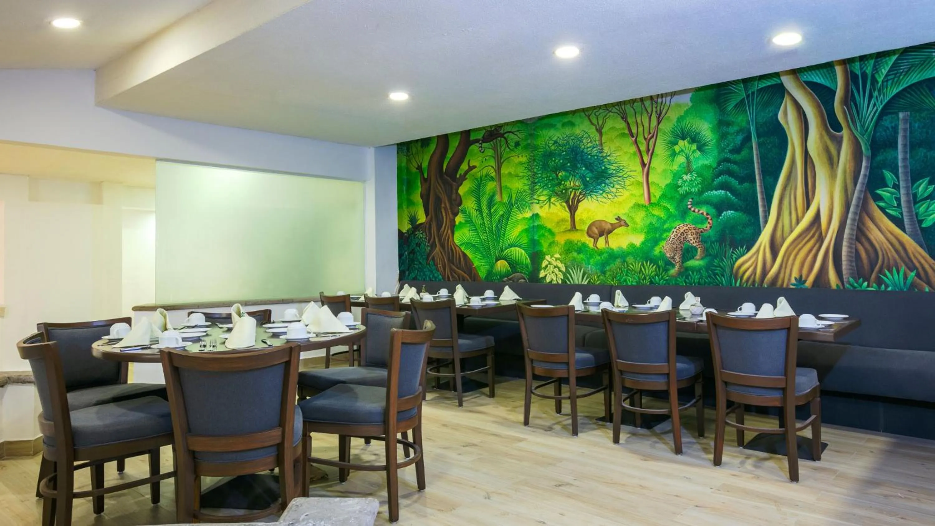 Restaurant/places to eat in Camino Real Guadalajara