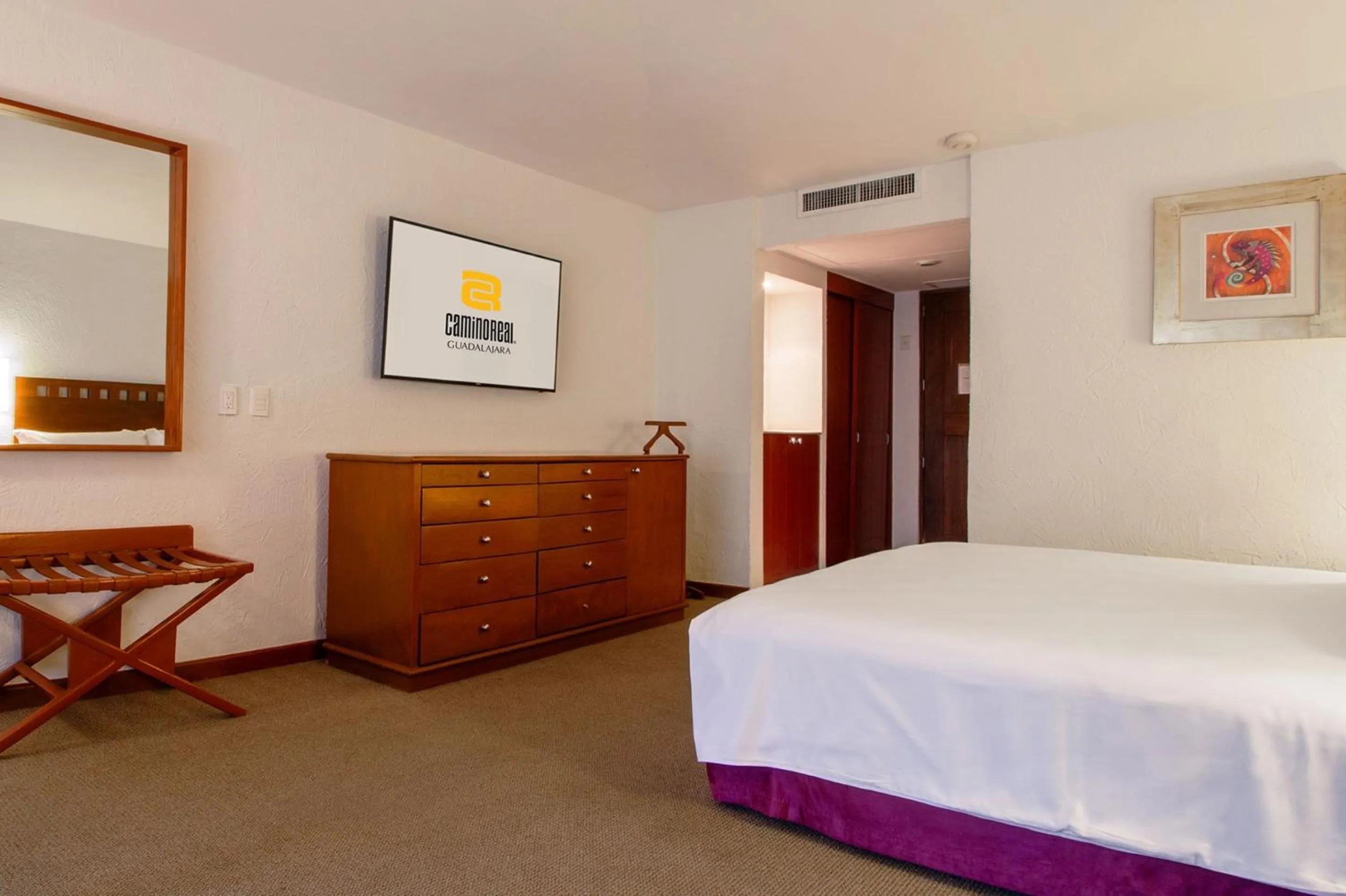 Photo of the whole room, Bed in Camino Real Guadalajara