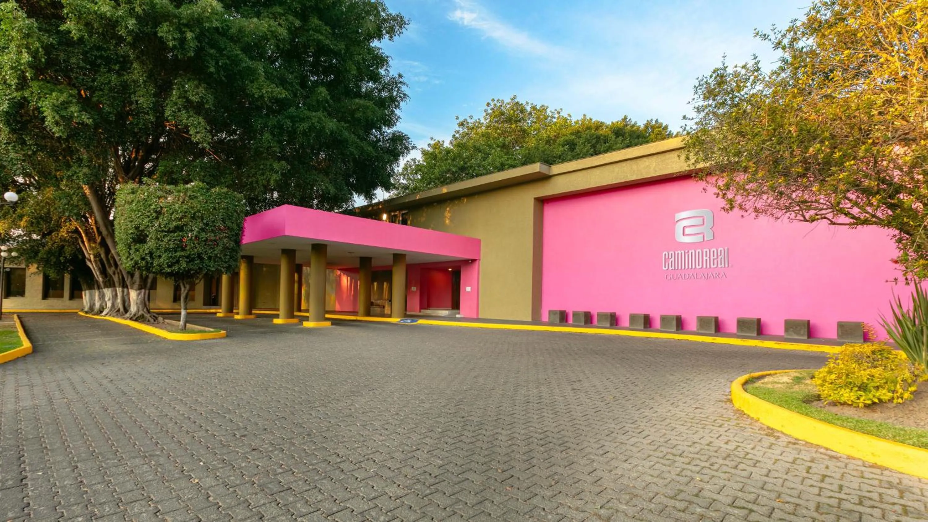 Property building in Camino Real Guadalajara