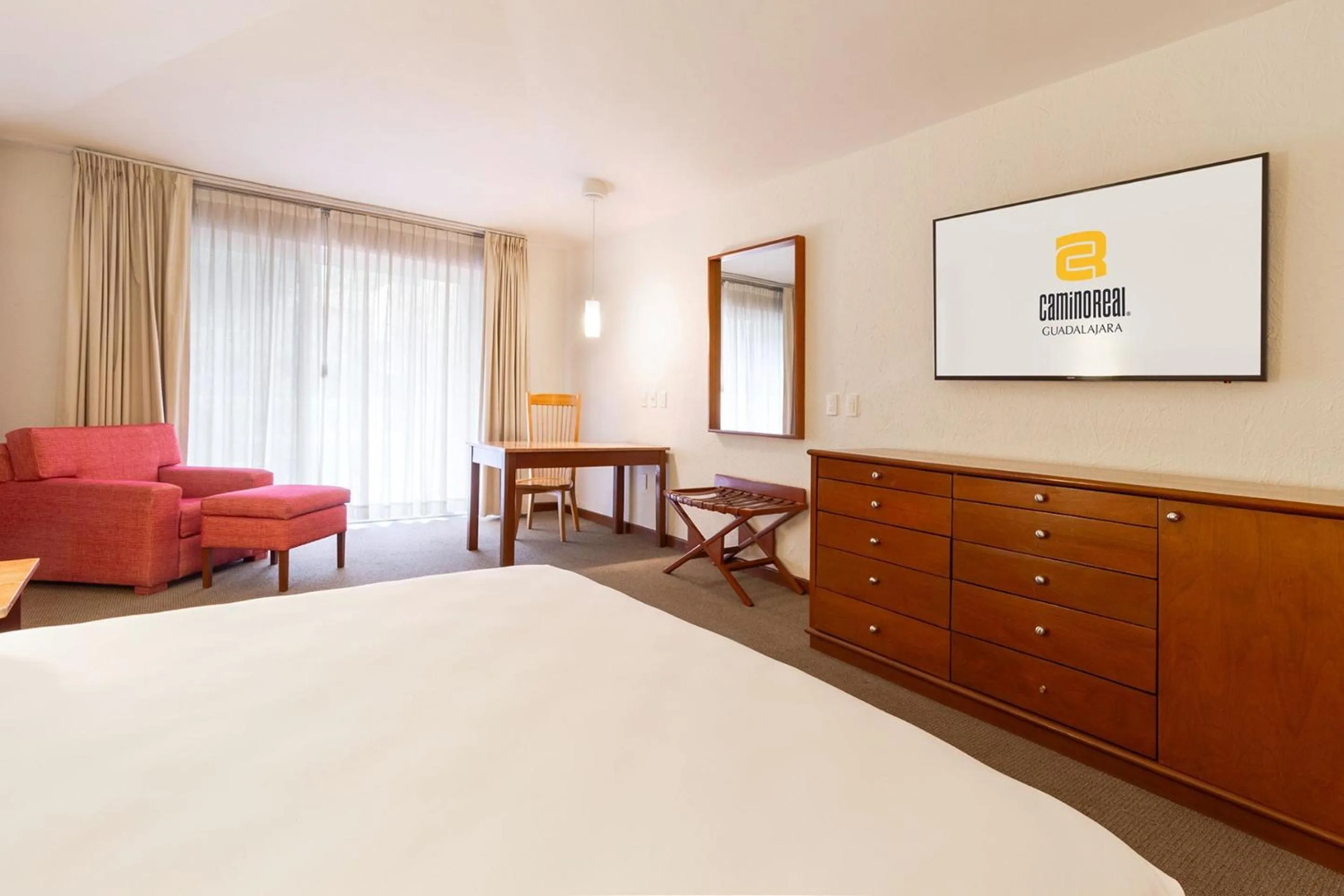 Photo of the whole room, Bed in Camino Real Guadalajara