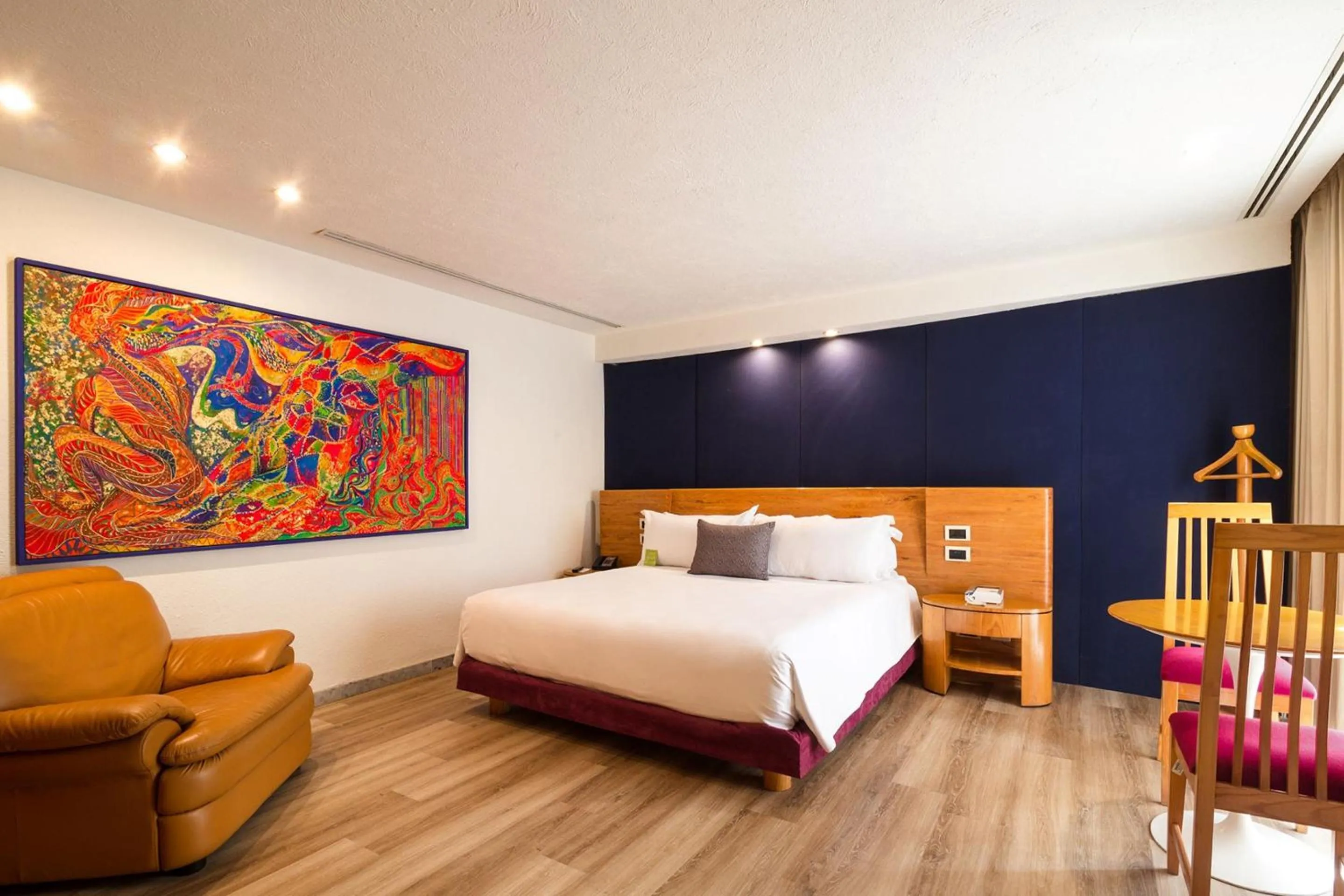 Photo of the whole room, Bed in Camino Real Guadalajara