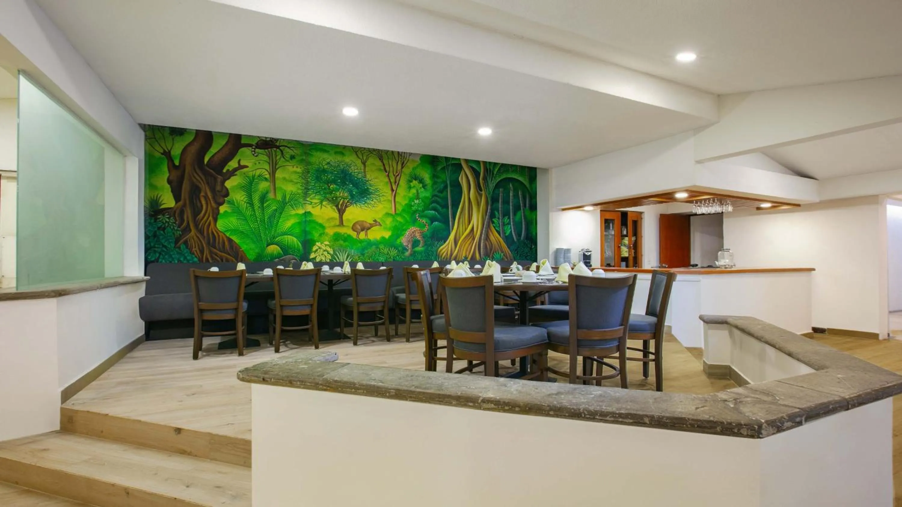 Restaurant/places to eat in Camino Real Guadalajara