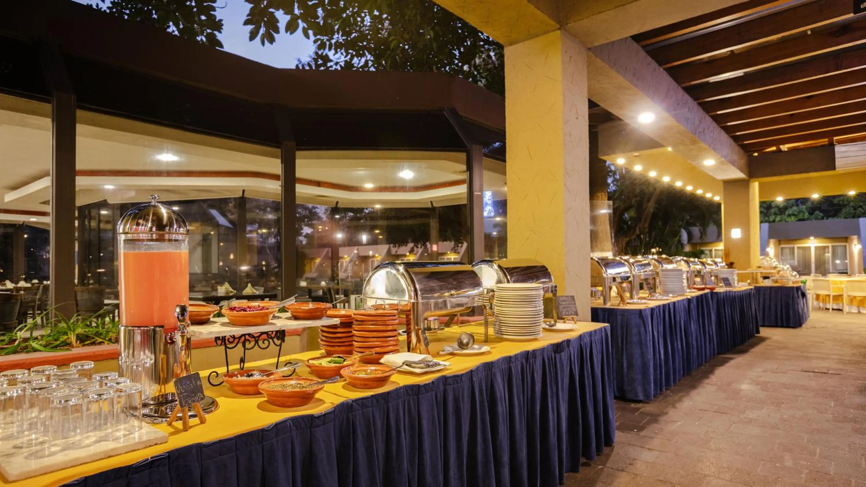 Restaurant/places to eat in Camino Real Guadalajara