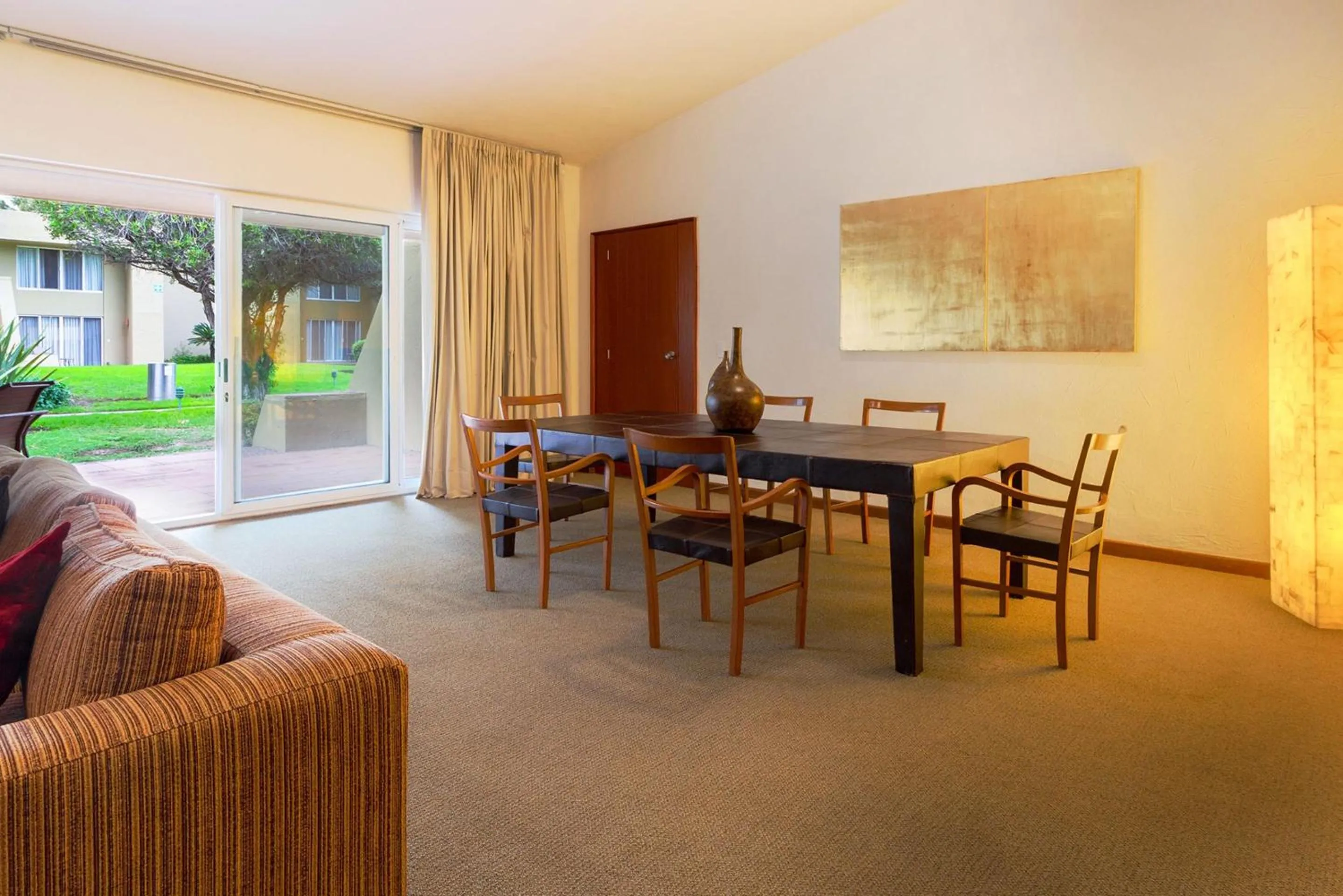 Photo of the whole room in Camino Real Guadalajara