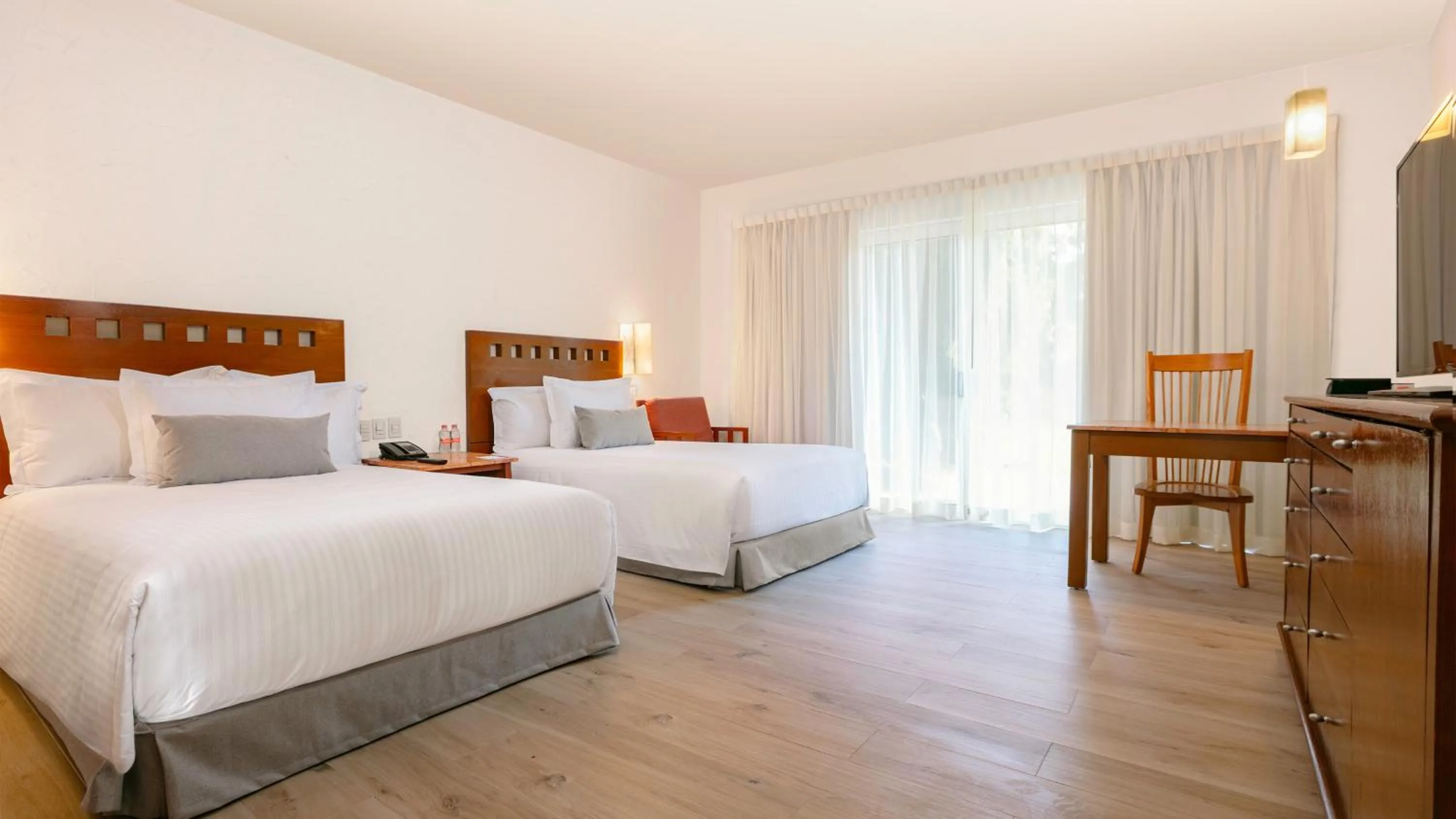 Bedroom, Bed in Camino Real Guadalajara