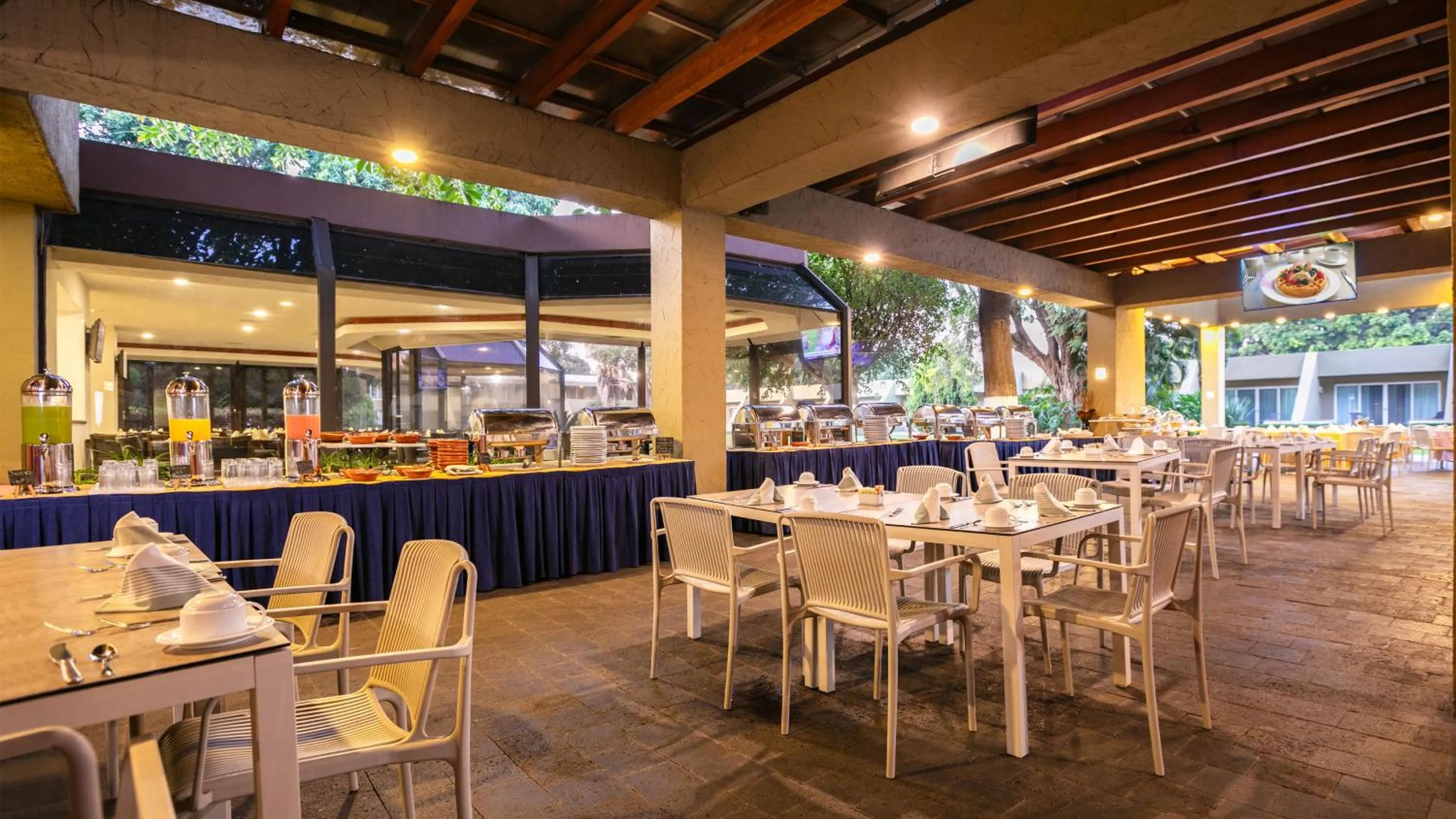 Restaurant/places to eat in Camino Real Guadalajara