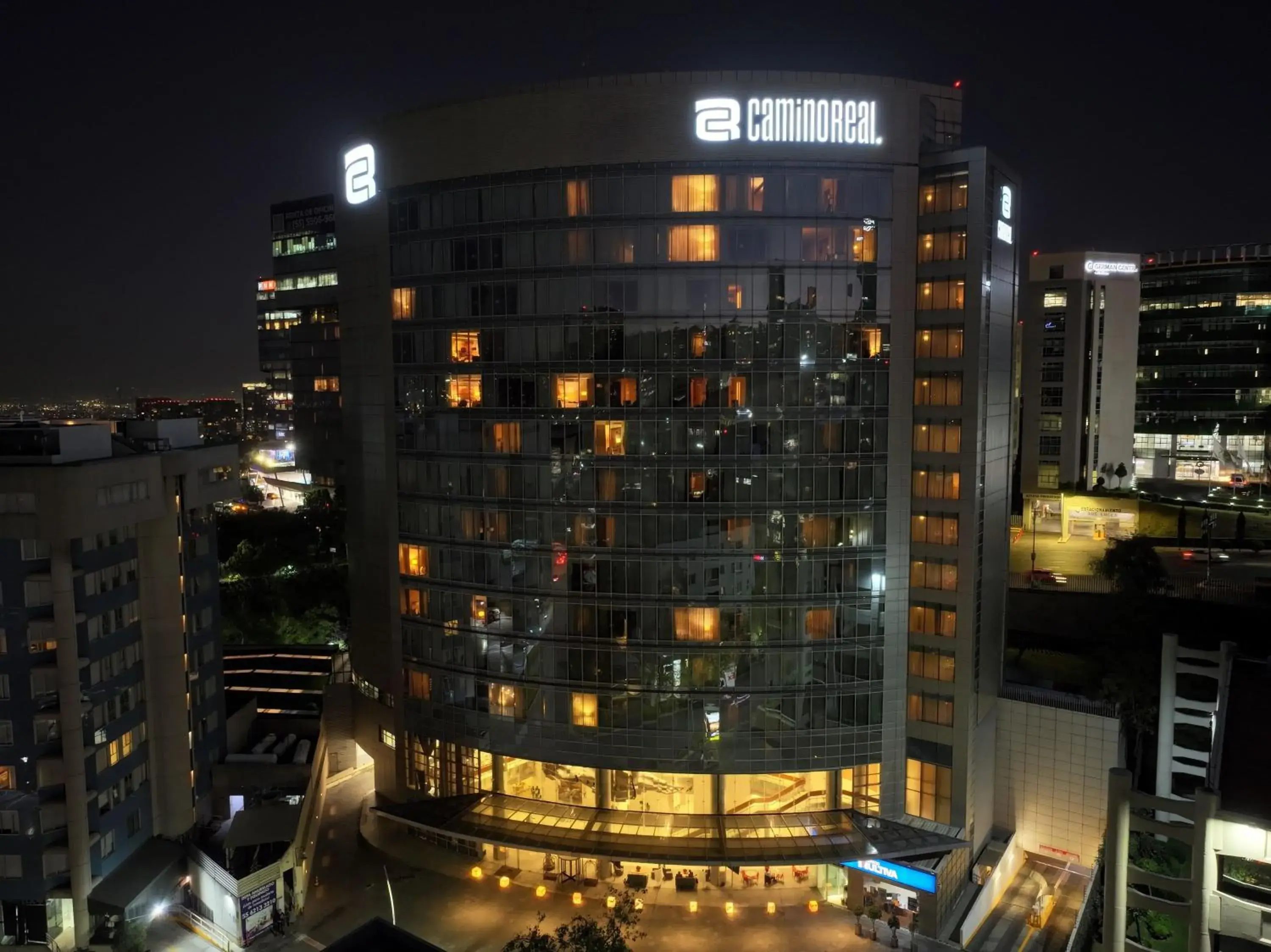 Facade/entrance in Camino Real Santa Fe Facade/entrance in Camino Real Santa Fe