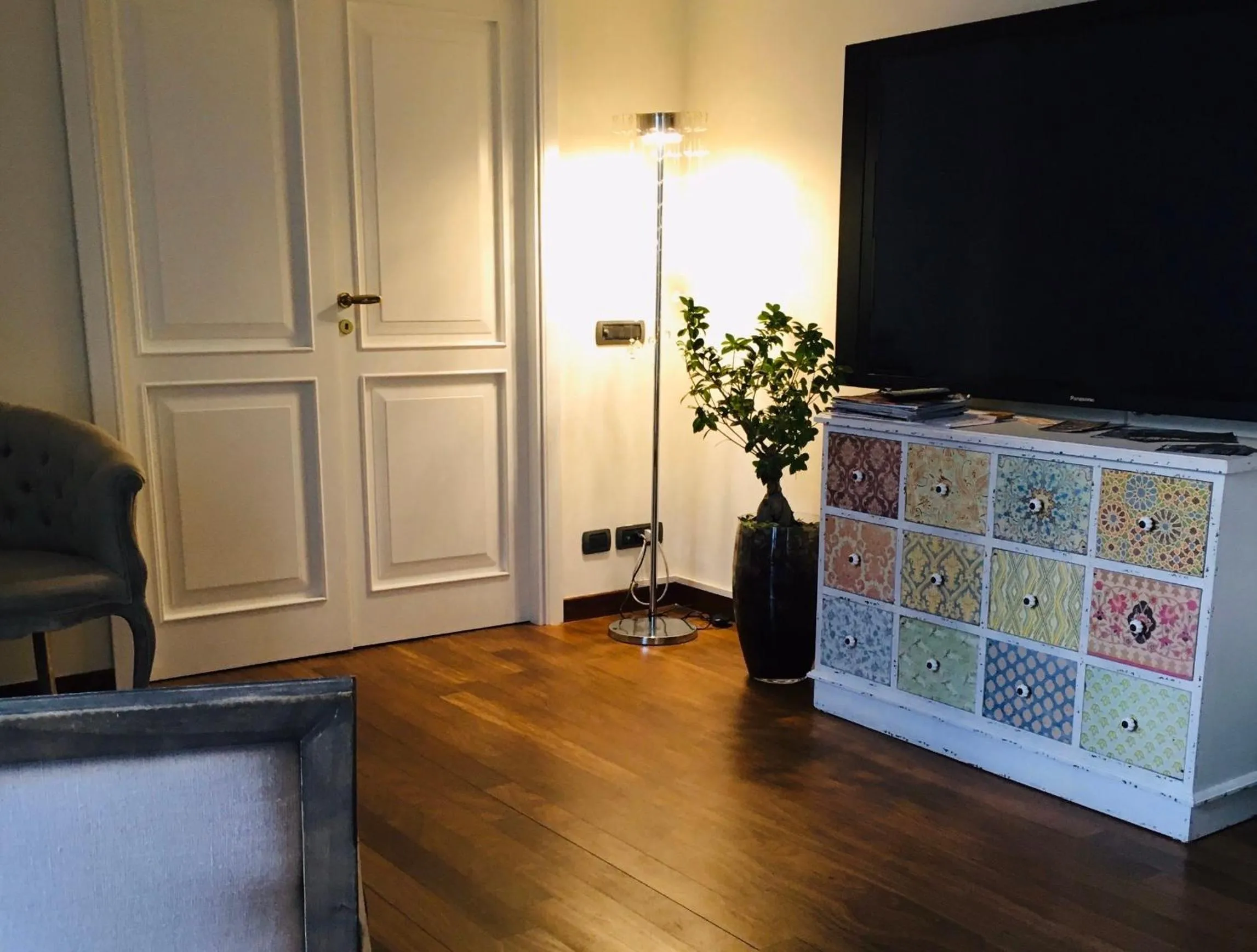 TV and multimedia in Bed Boutique Napoli Colors