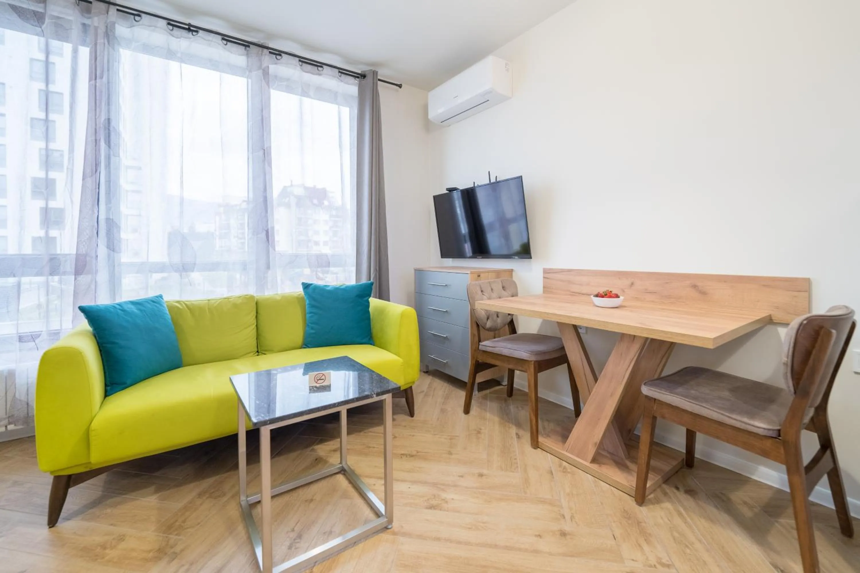 WOW studios for rent 2 bul Montevideo 25A - B