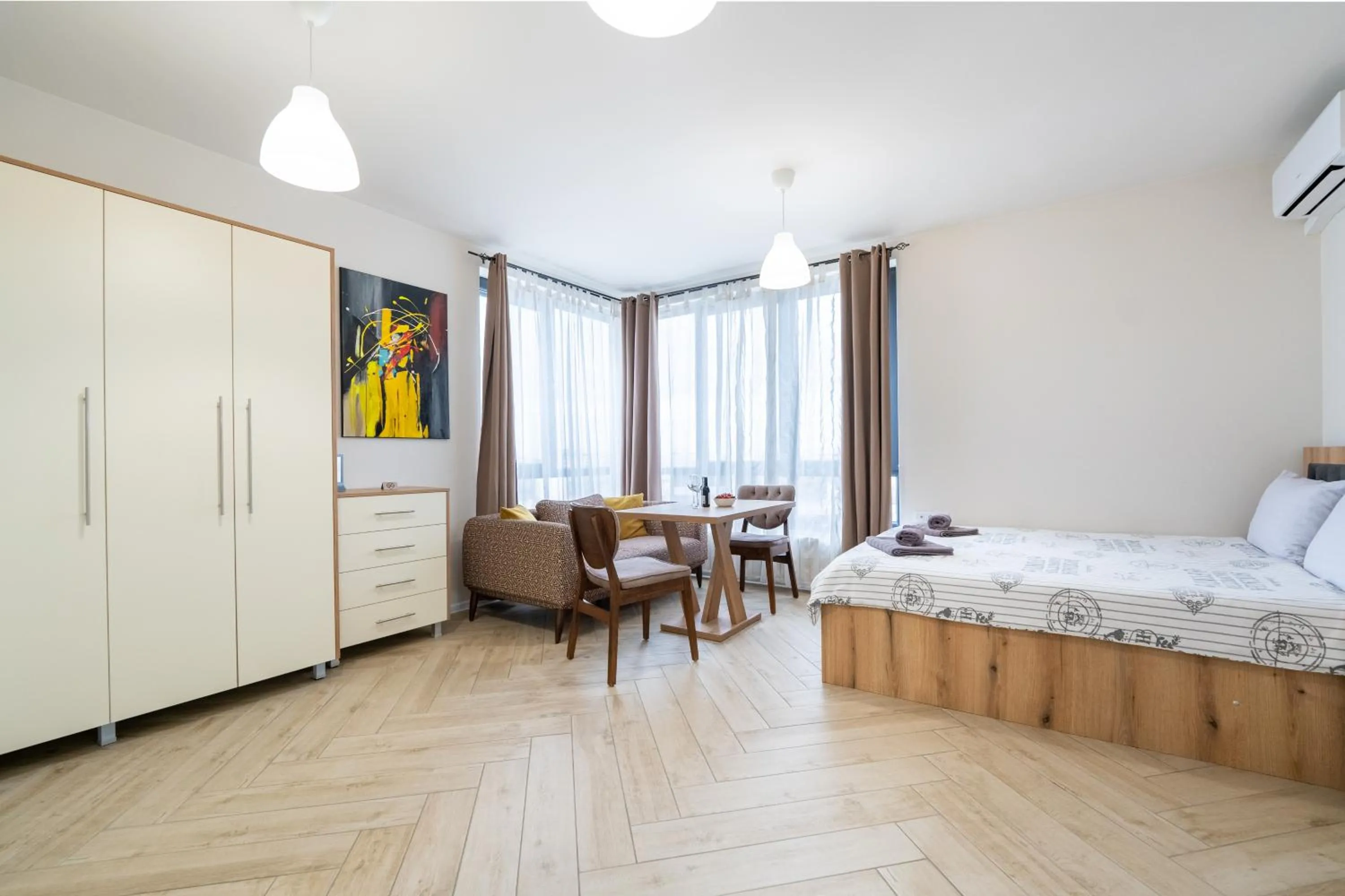 Bed in WOW studios for rent 2 bul Montevideo 25A - B