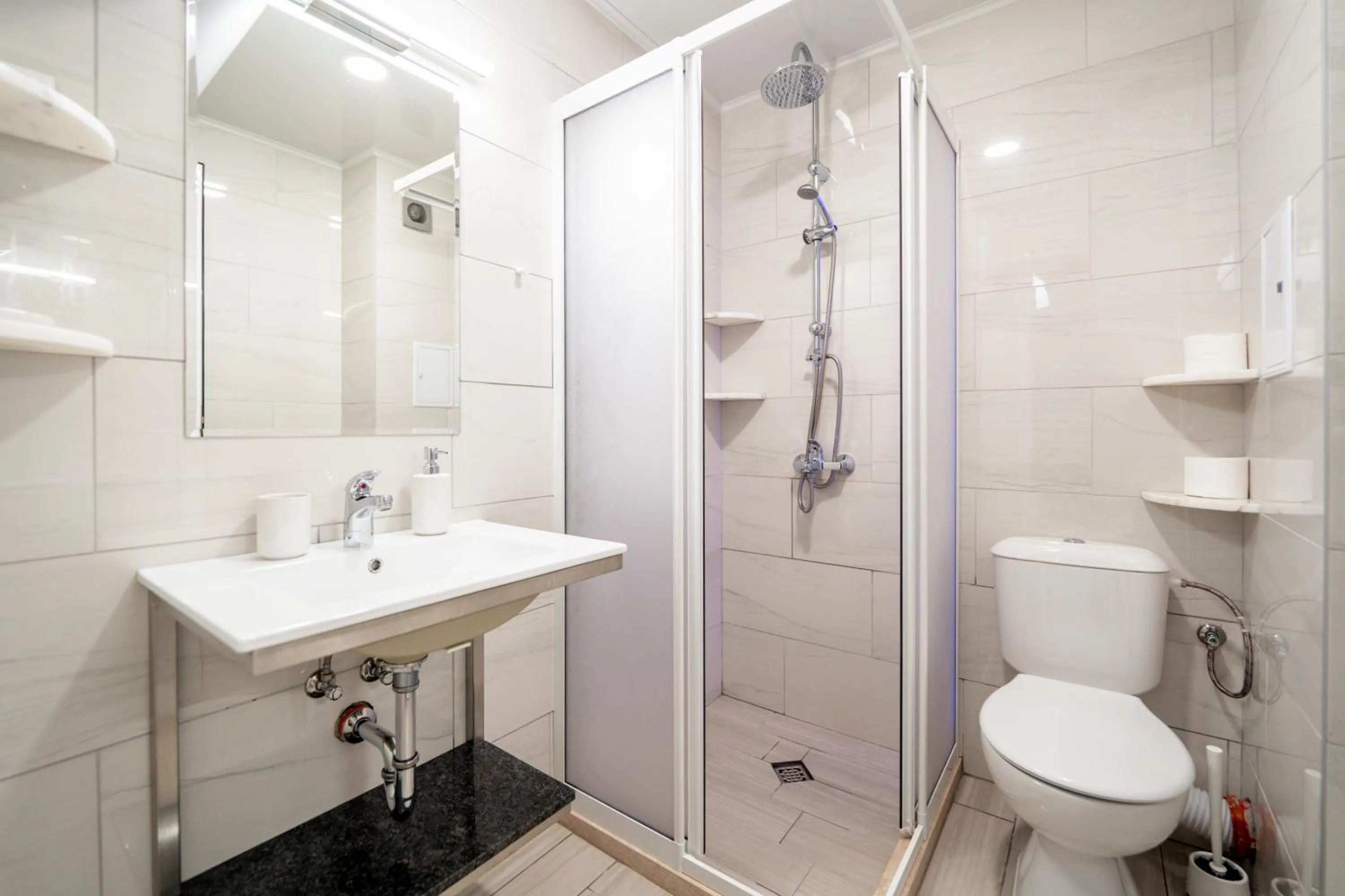 WOW studios for rent 2 bul Montevideo 25A - B