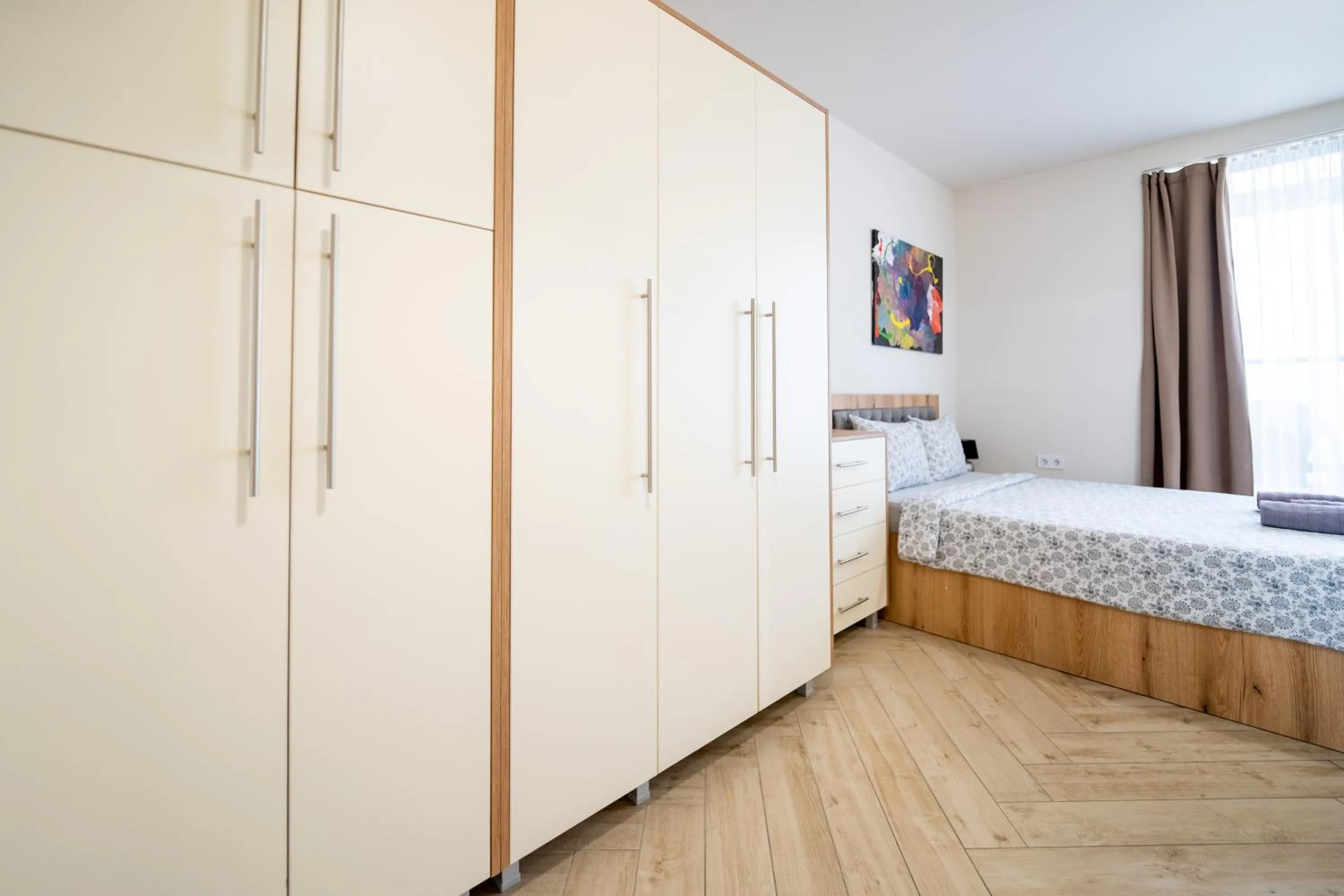 Bed in WOW studios for rent 2 bul Montevideo 25A - B