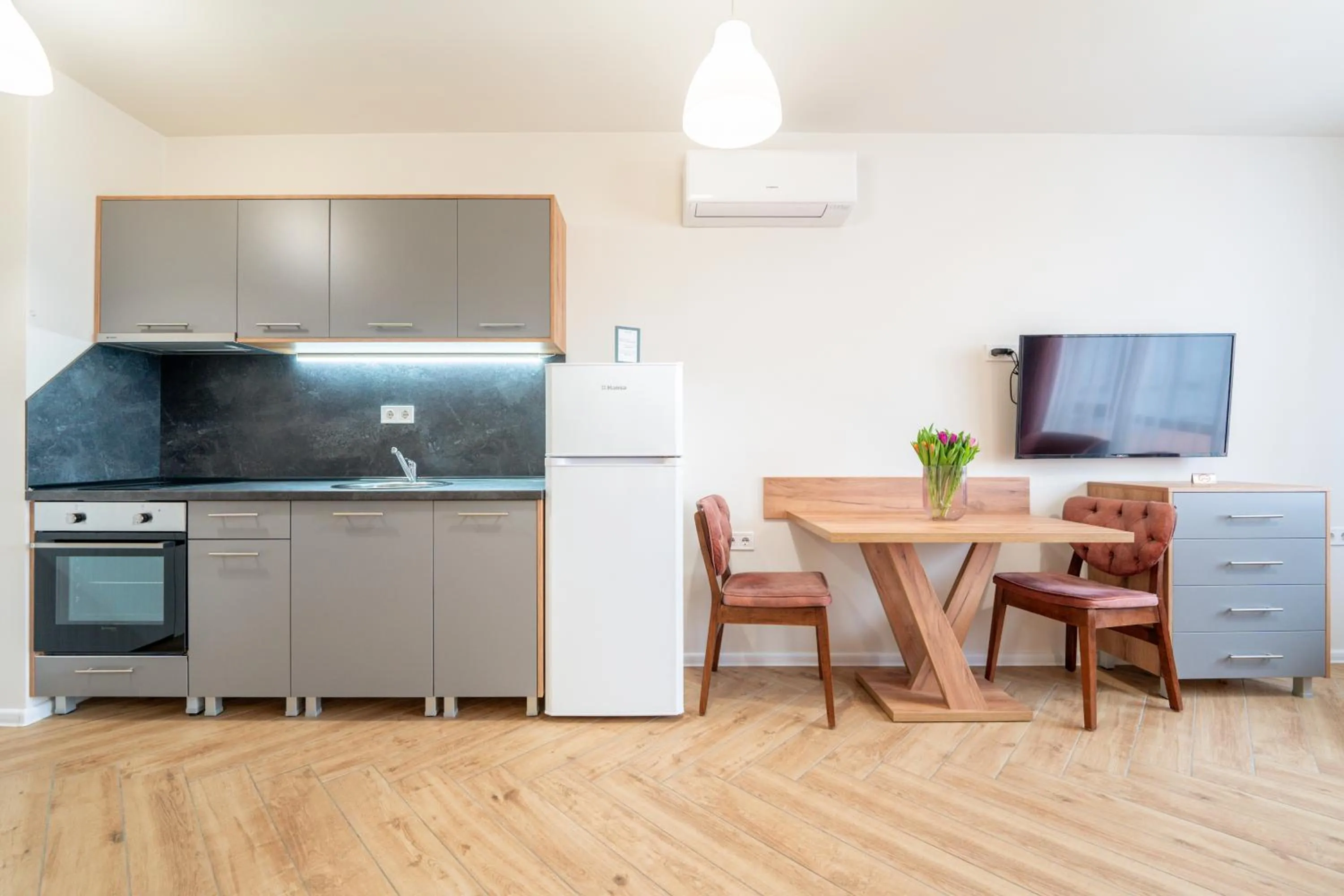 WOW studios for rent 2 bul Montevideo 25A - B