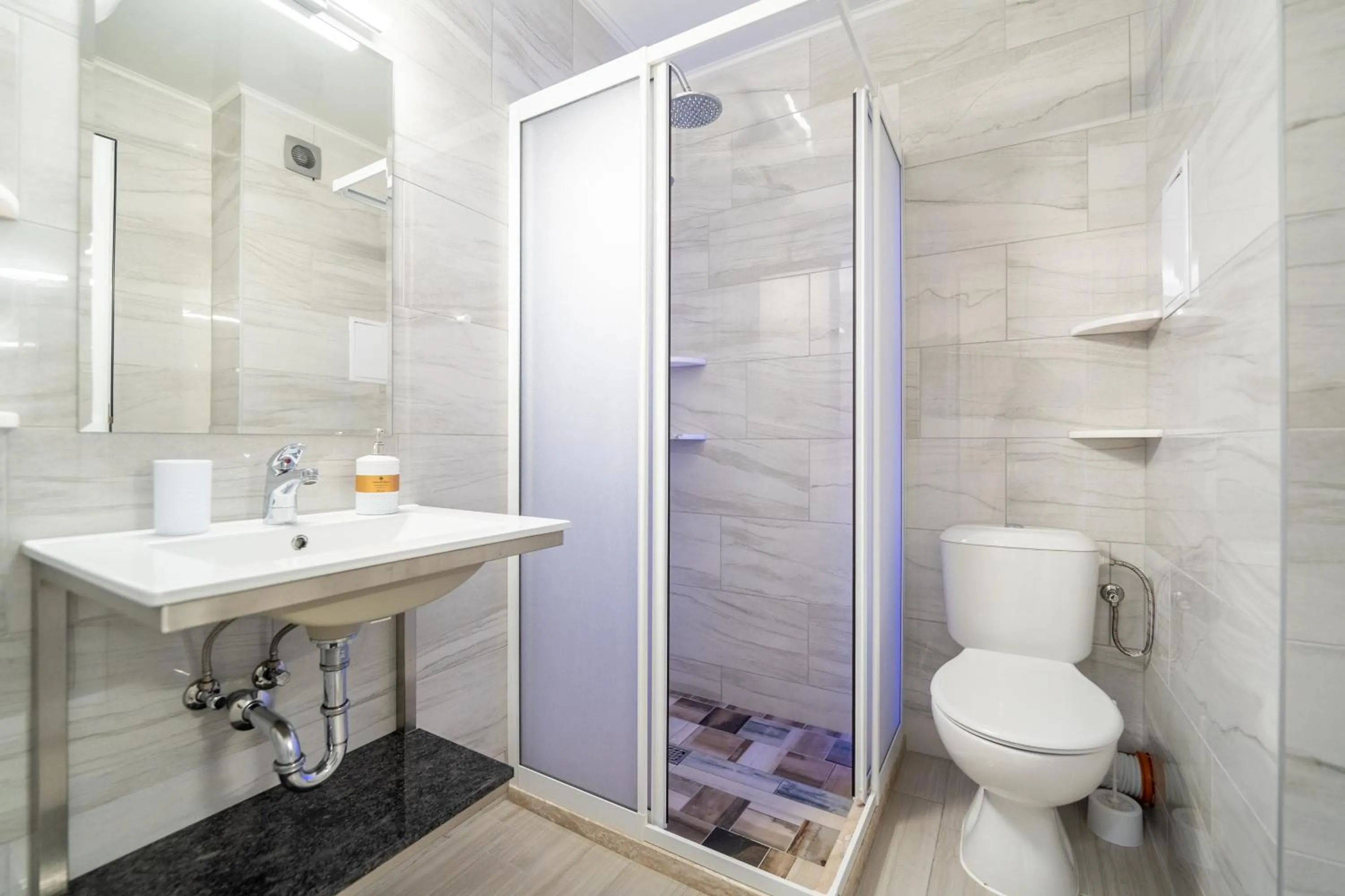 WOW studios for rent 2 bul Montevideo 25A - B