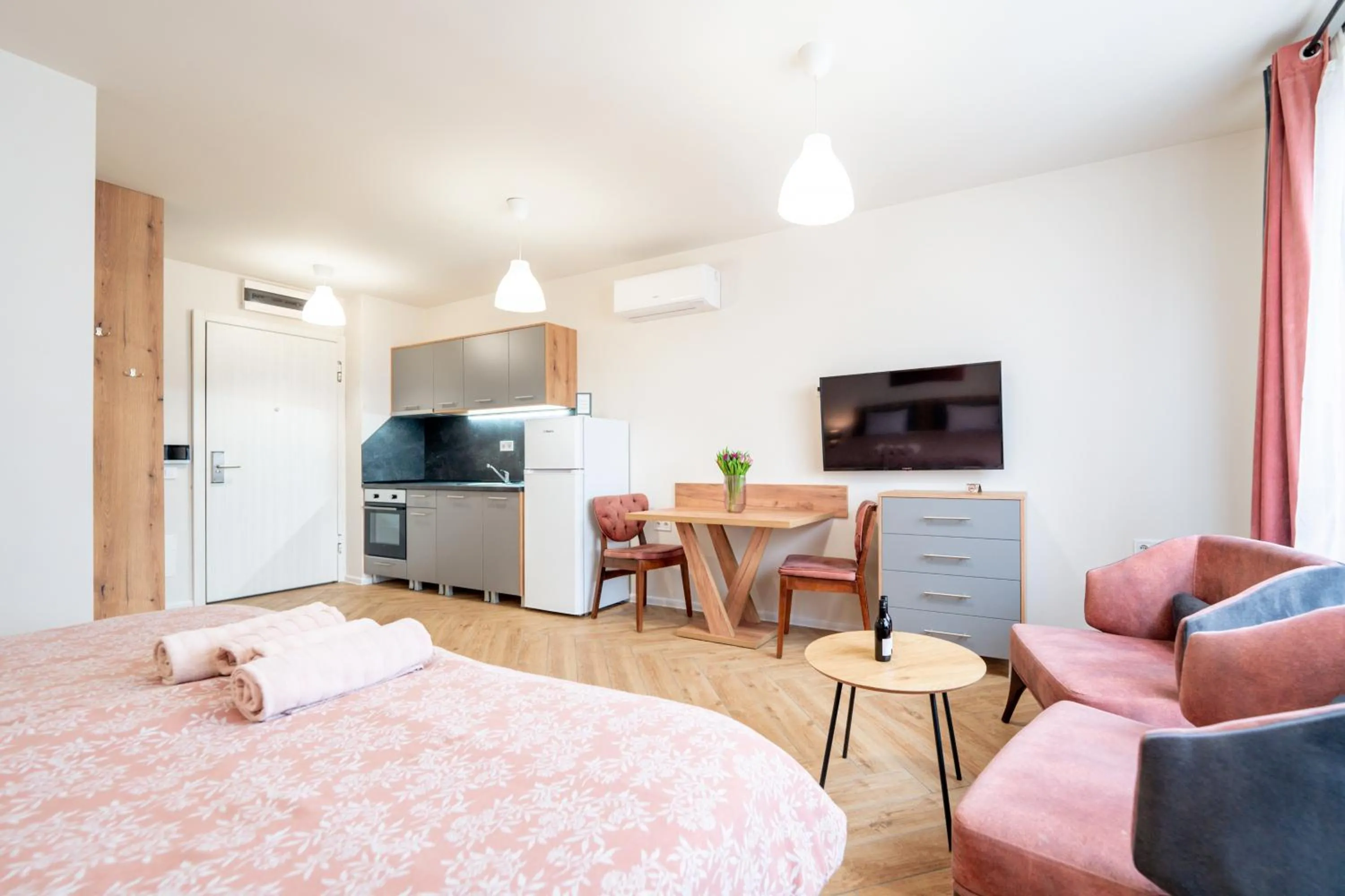 WOW studios for rent 2 bul Montevideo 25A - B