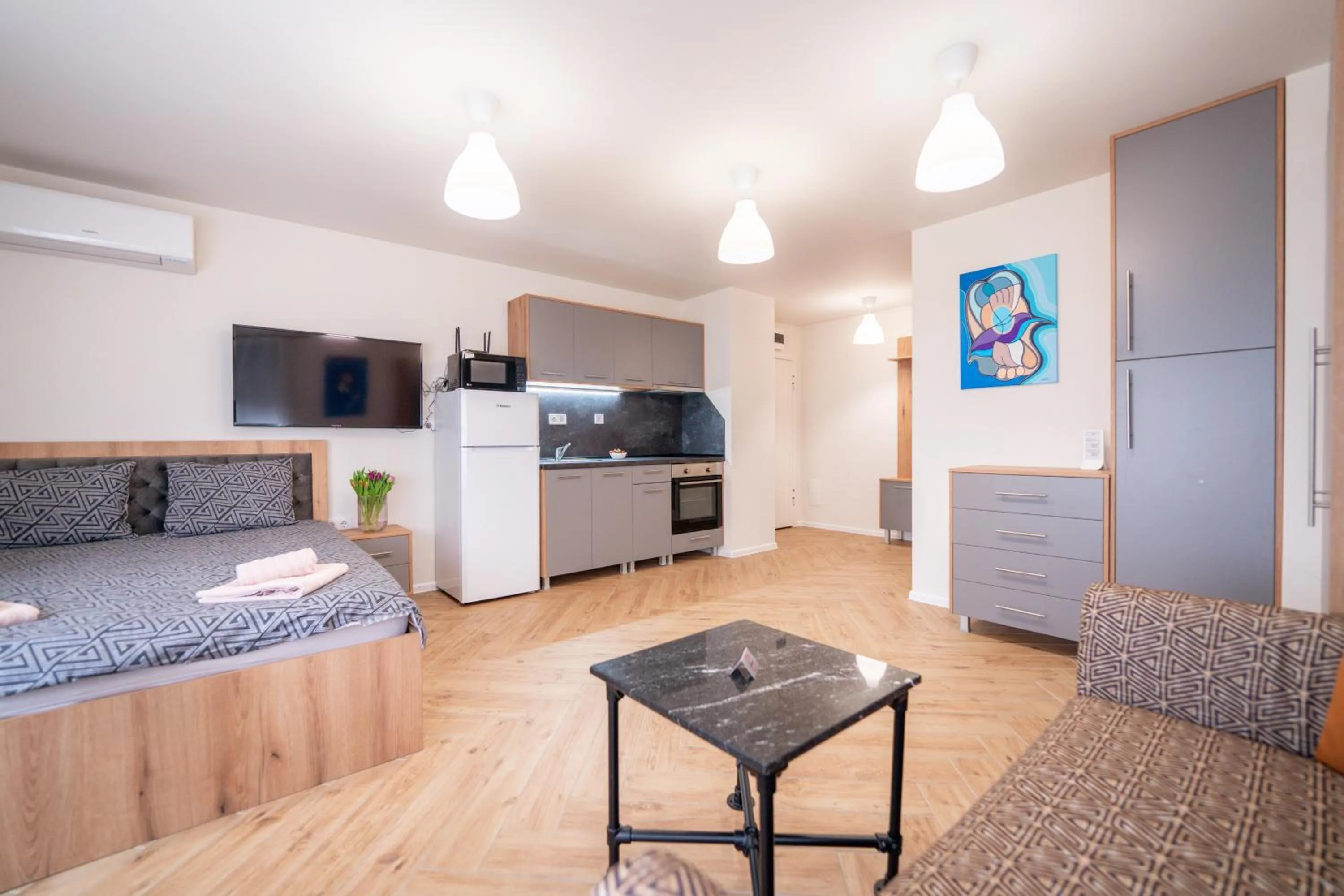 WOW studios for rent 2 bul Montevideo 25A - B