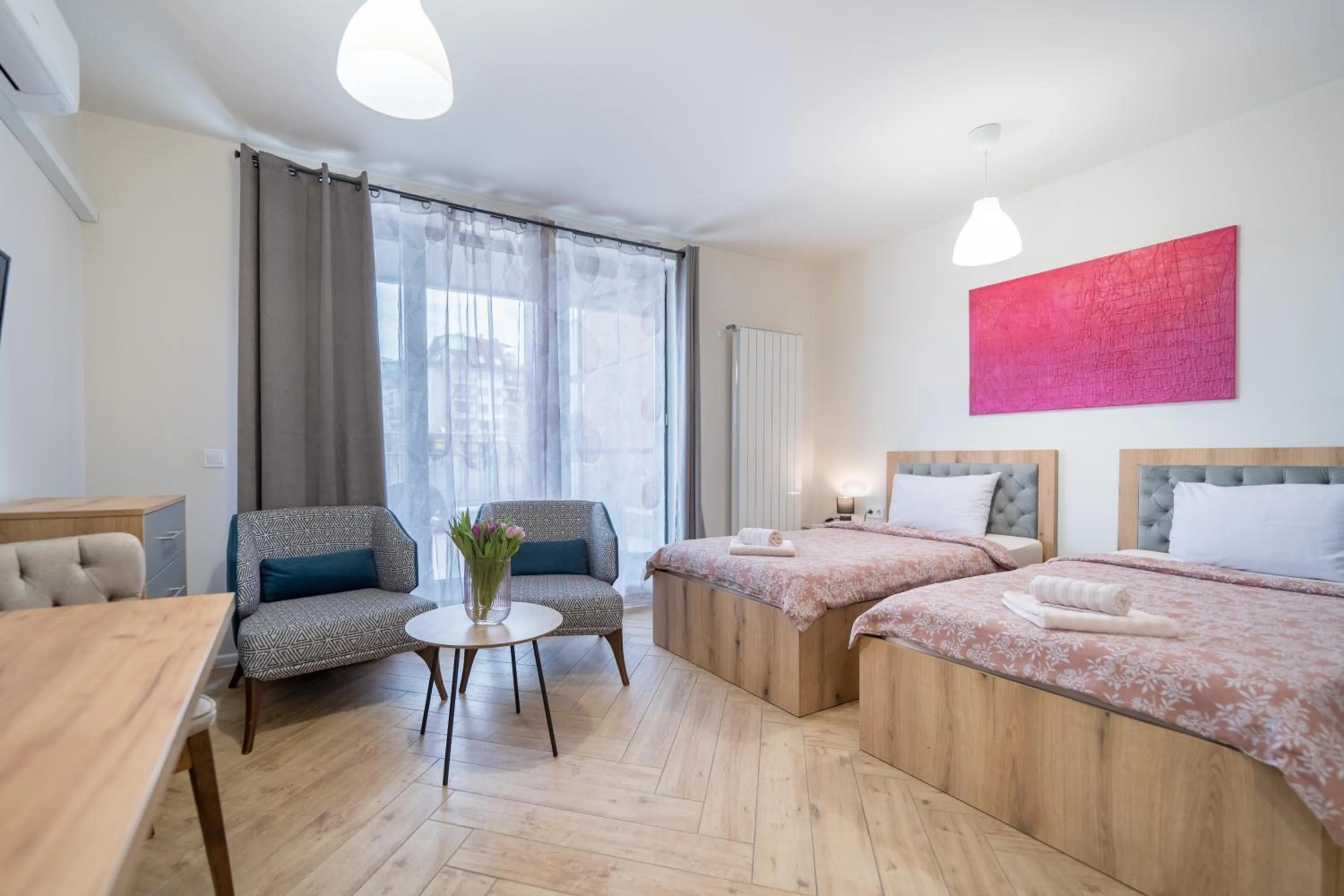 Bed in WOW studios for rent 2 bul Montevideo 25A - B