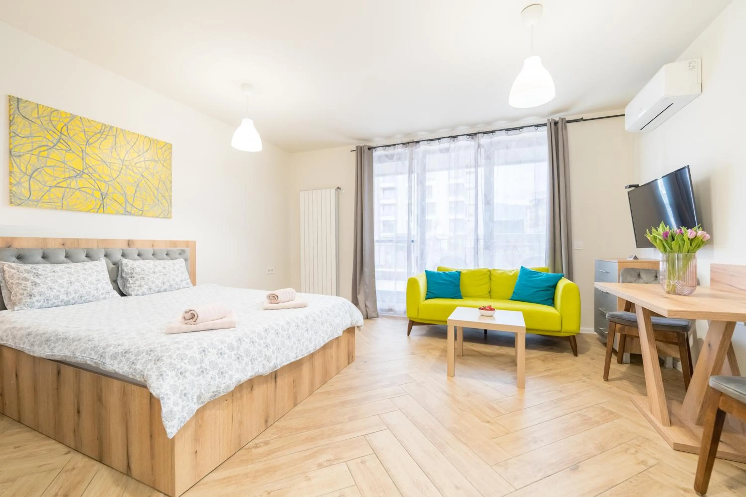 Bed in WOW studios for rent 2 bul Montevideo 25A - B
