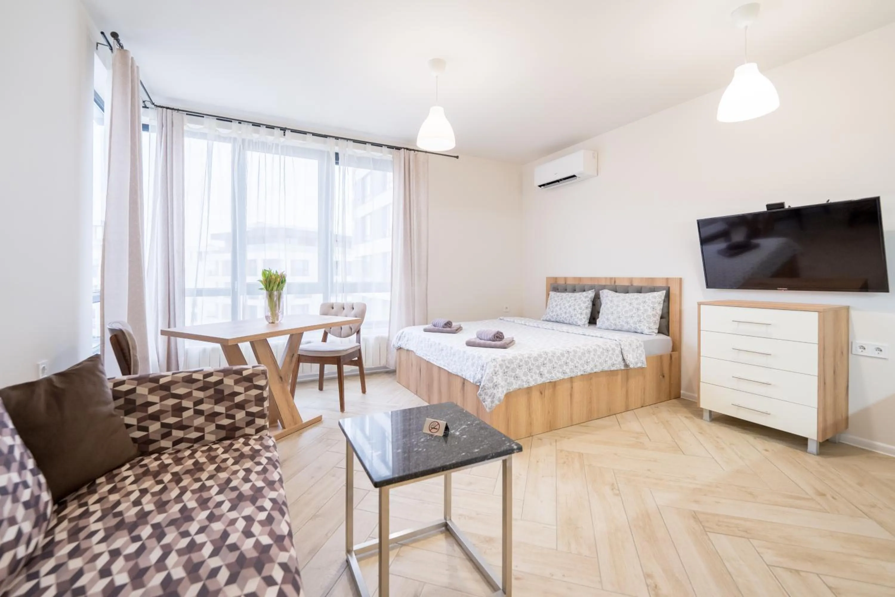 Bed in WOW studios for rent 2 bul Montevideo 25A - B