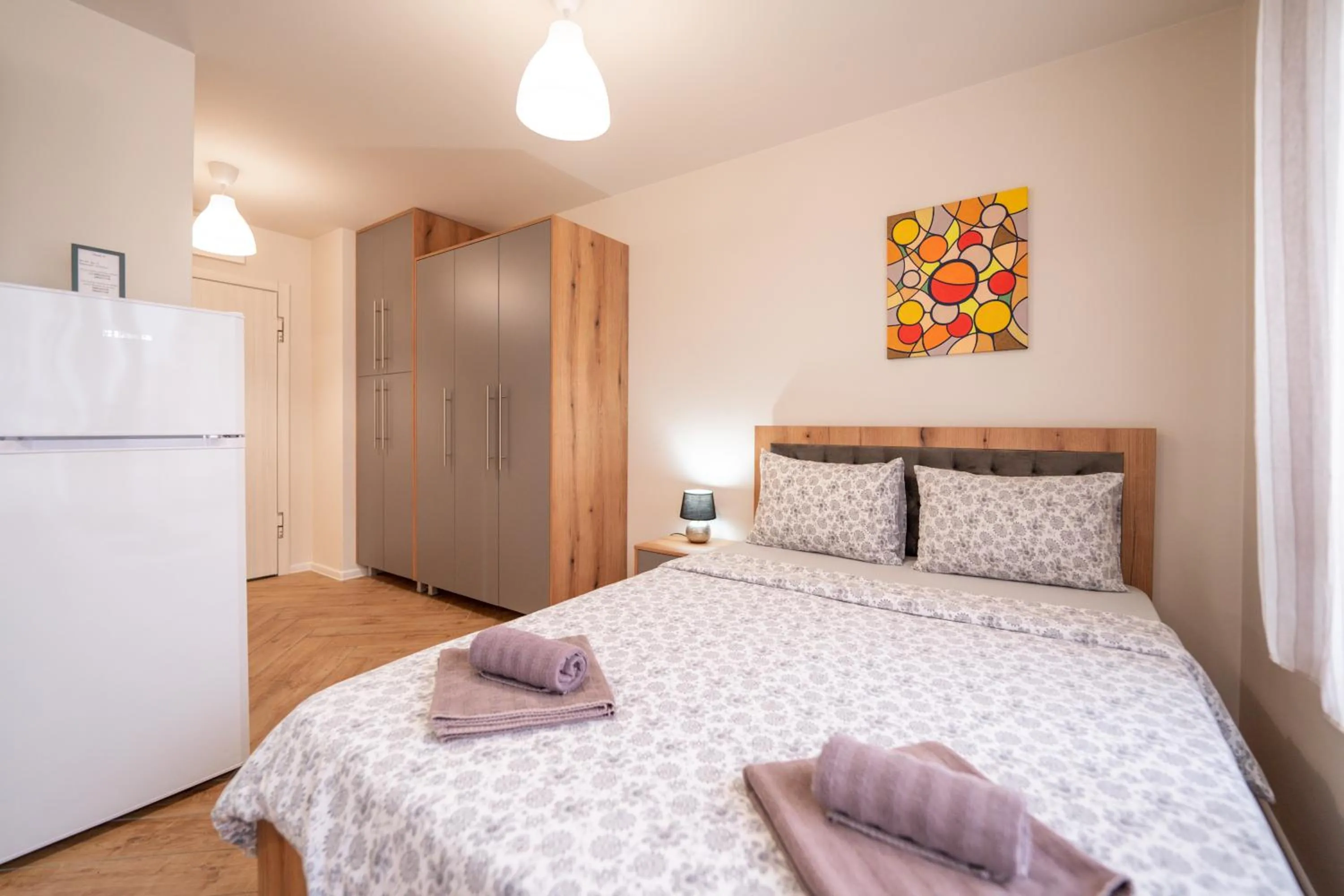 Bed in WOW studios for rent 2 bul Montevideo 25A - B