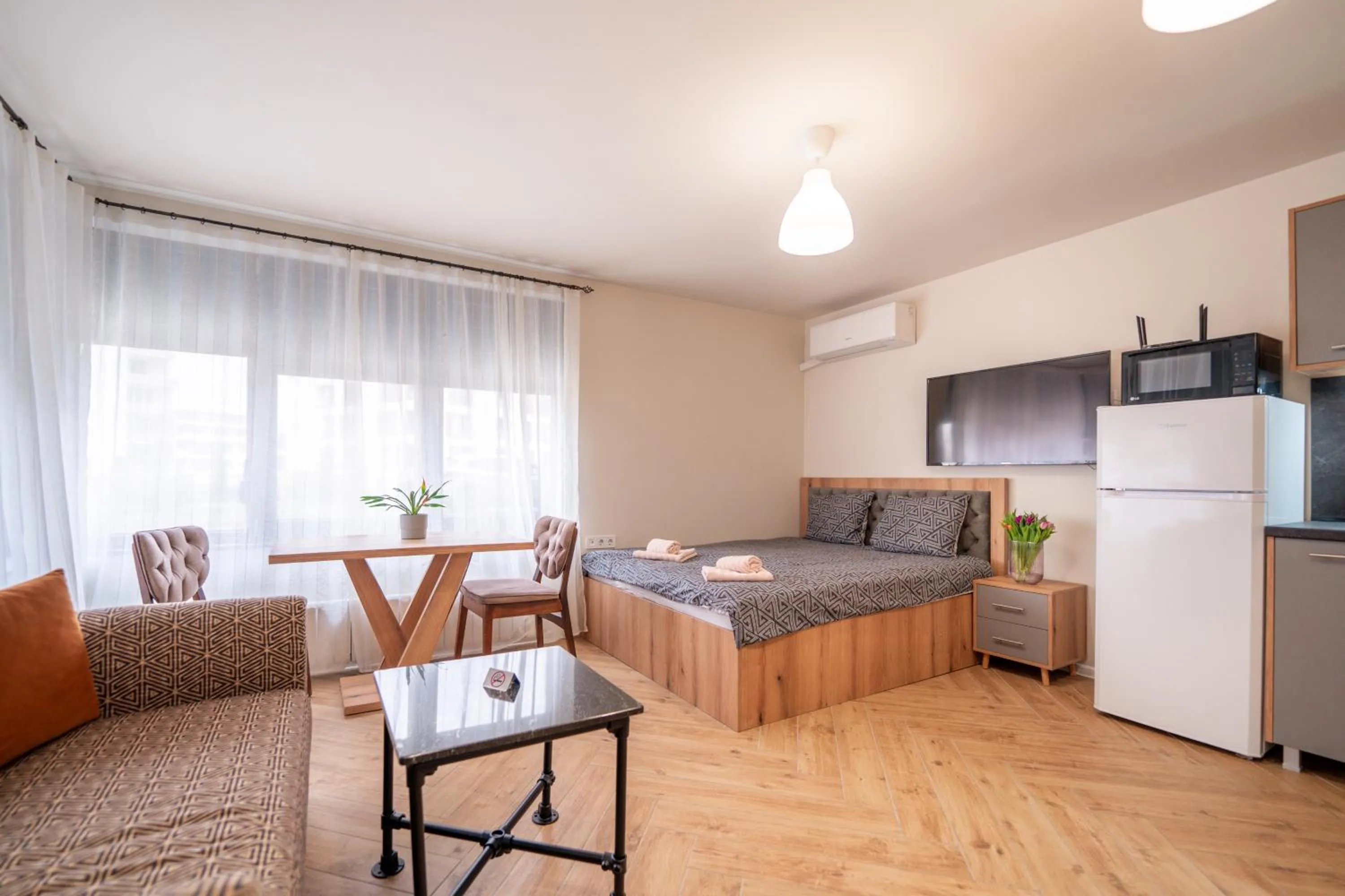 WOW studios for rent 2 bul Montevideo 25A - B